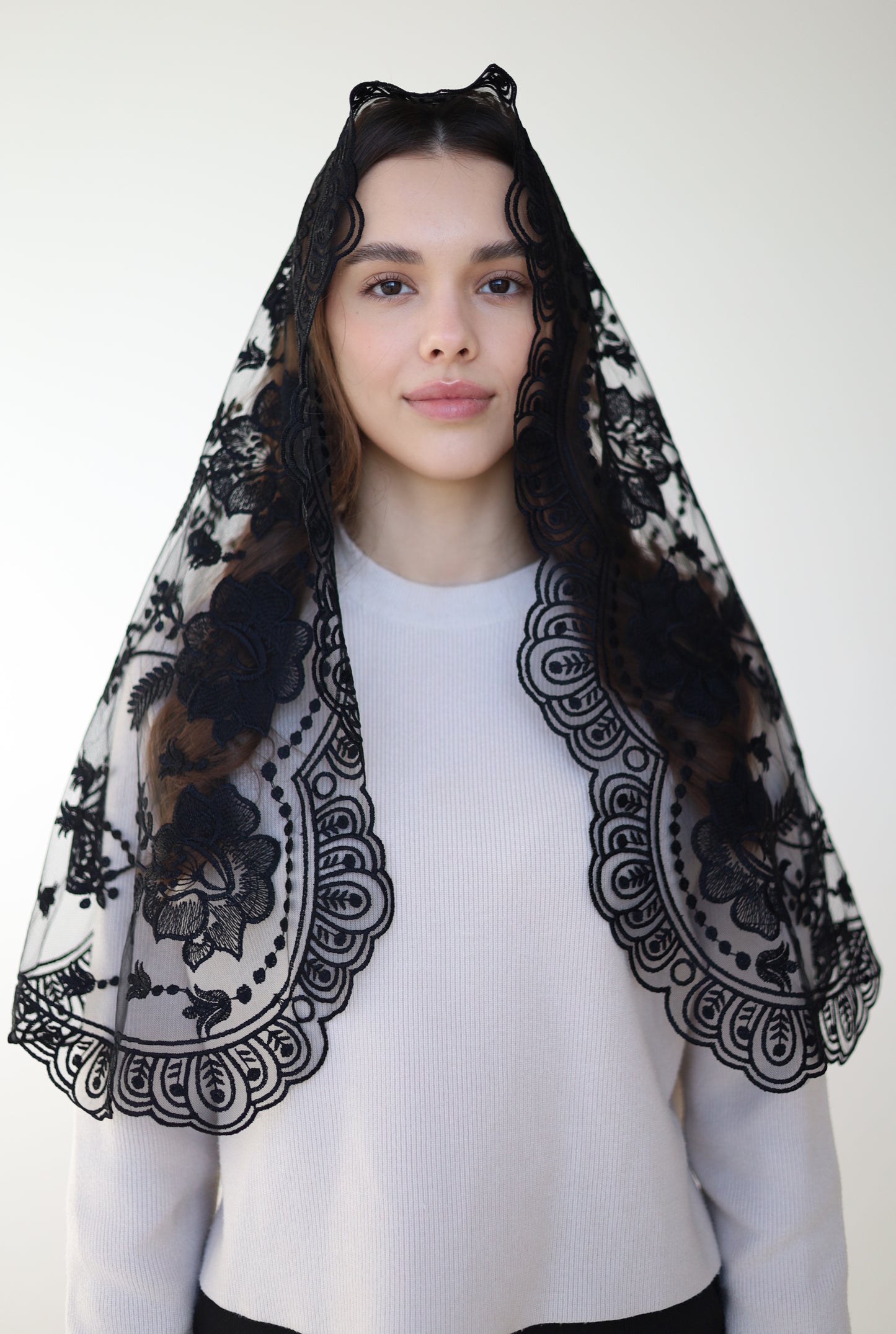 LONG BLACK MANTILLA - MariaVeils