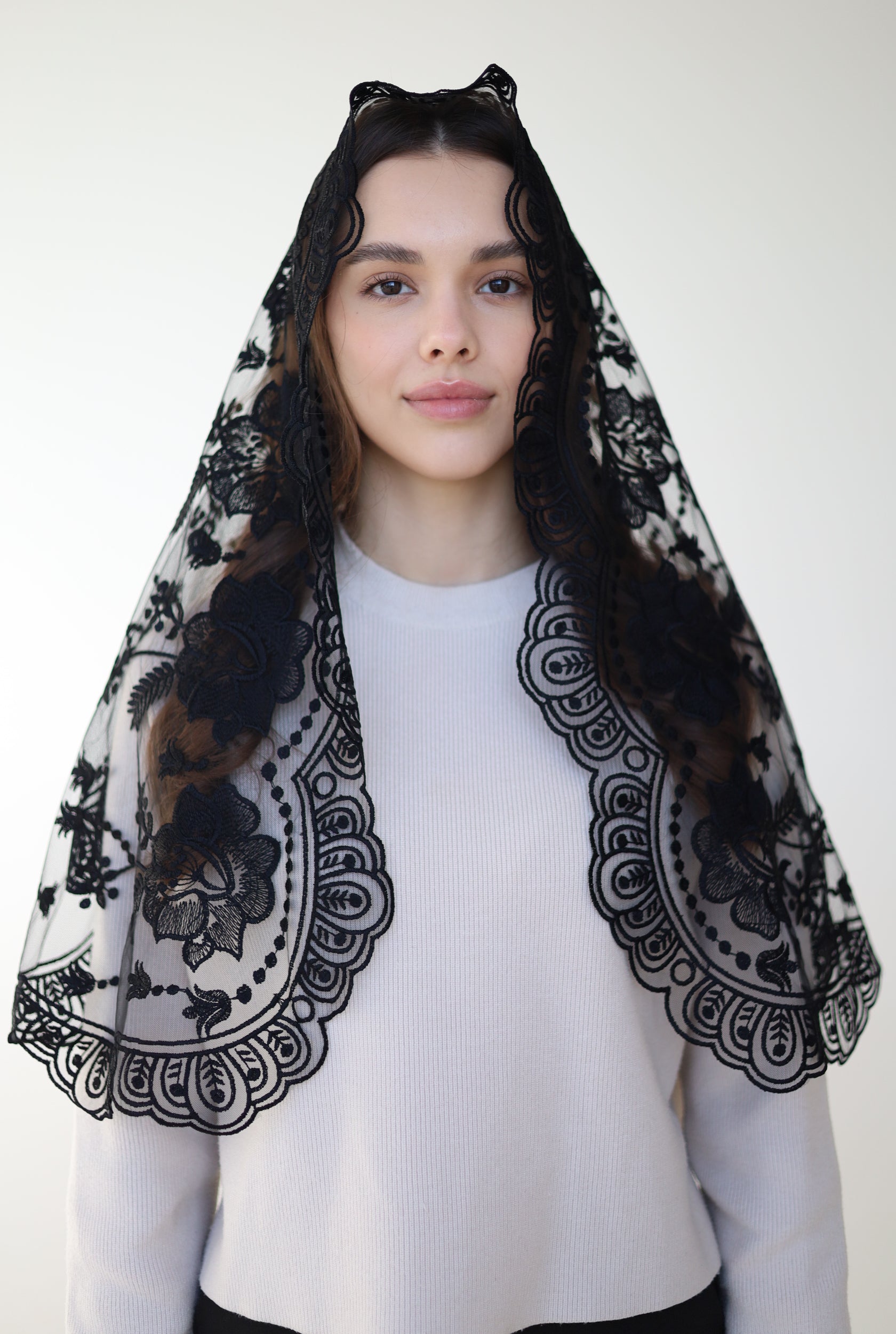 LONG BLACK MANTILLA - MariaVeils