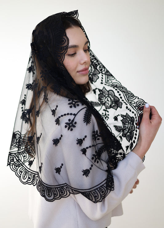LONG BLACK MANTILLA - MariaVeils