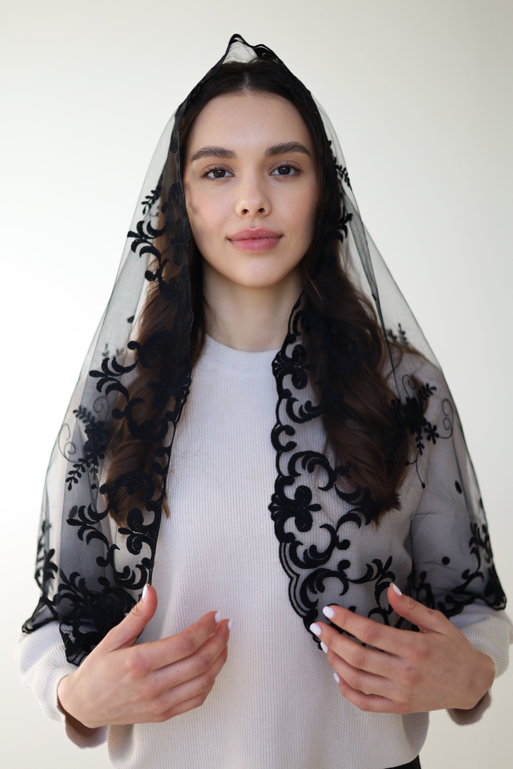 LONG FLORAL MANTILLA - MariaVeils