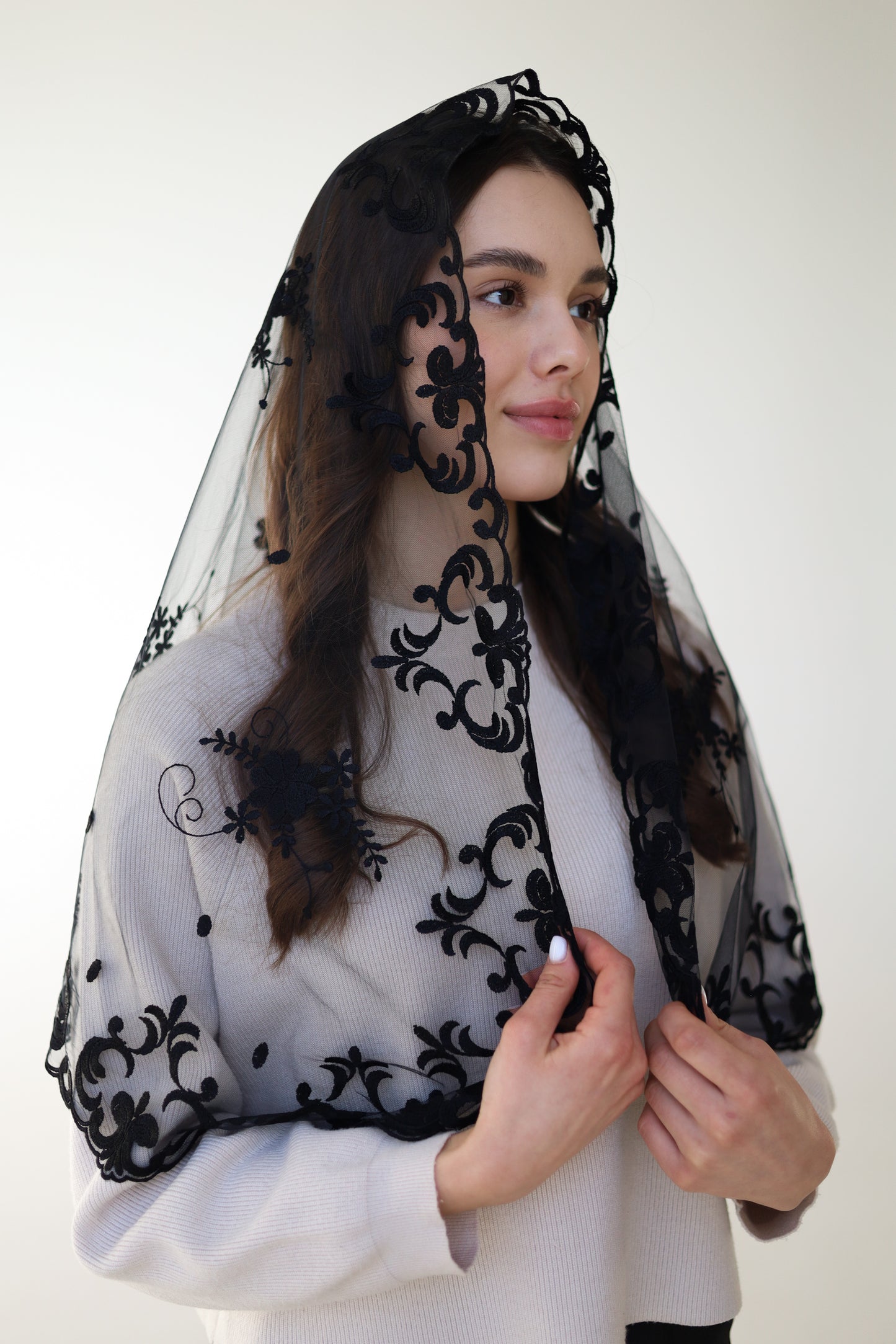 LONG FLORAL MANTILLA - MariaVeils