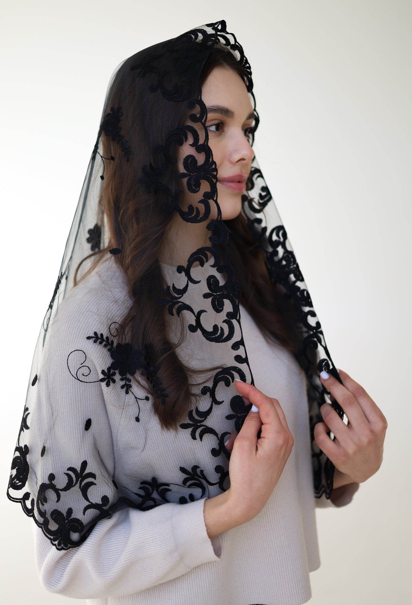 LONG FLORAL MANTILLA - MariaVeils
