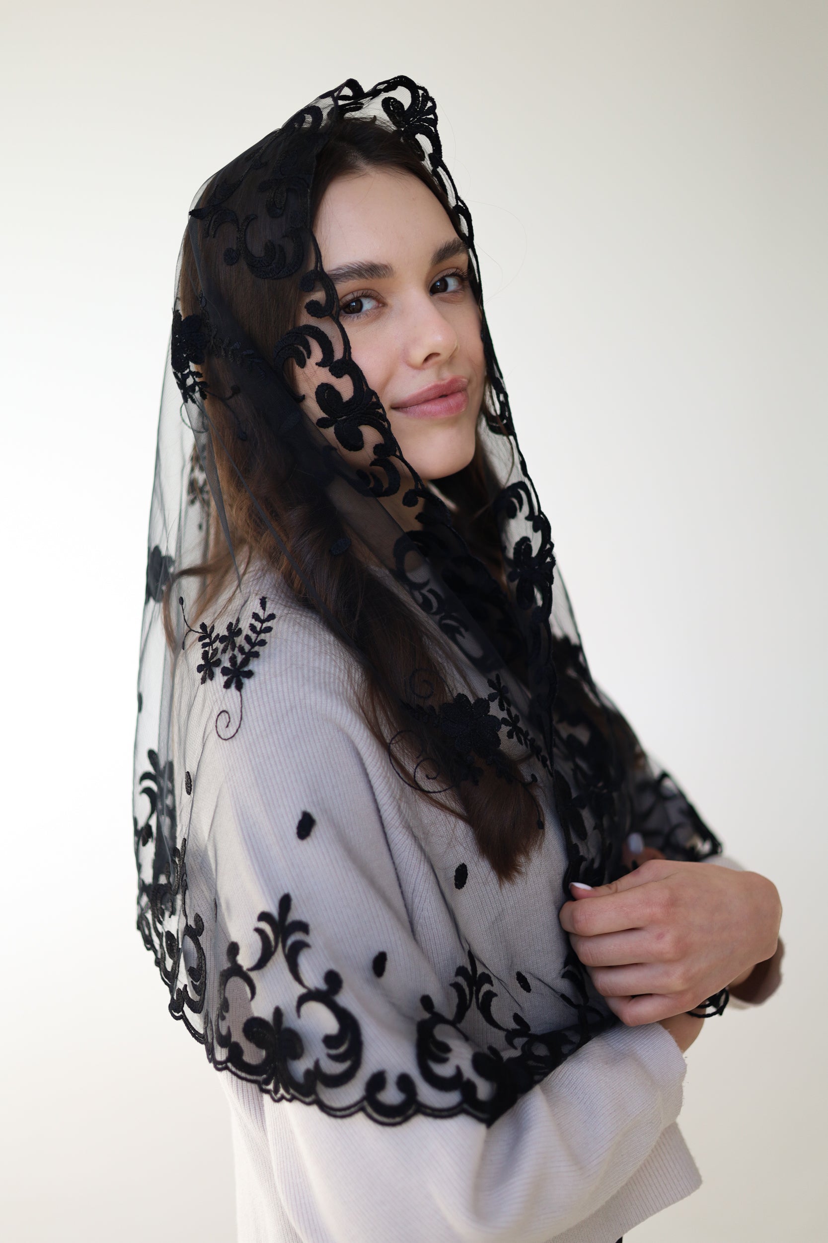 LONG FLORAL MANTILLA - MariaVeils