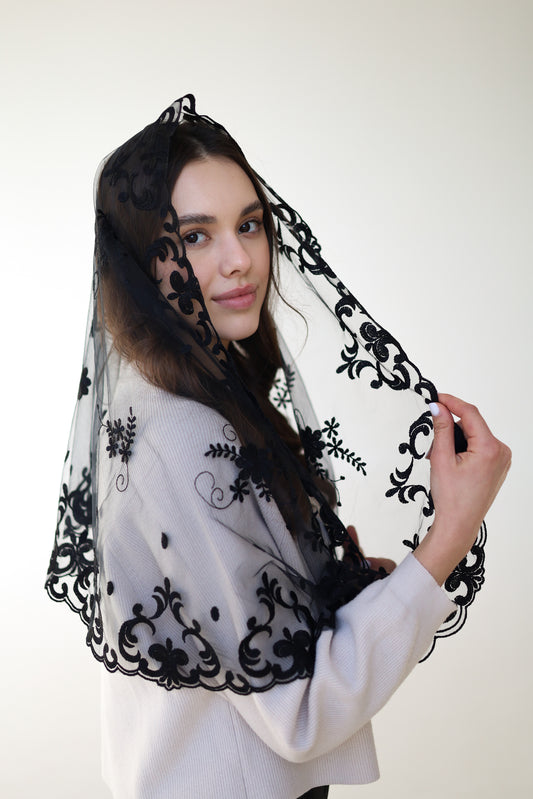 LONG FLORAL MANTILLA - MariaVeils