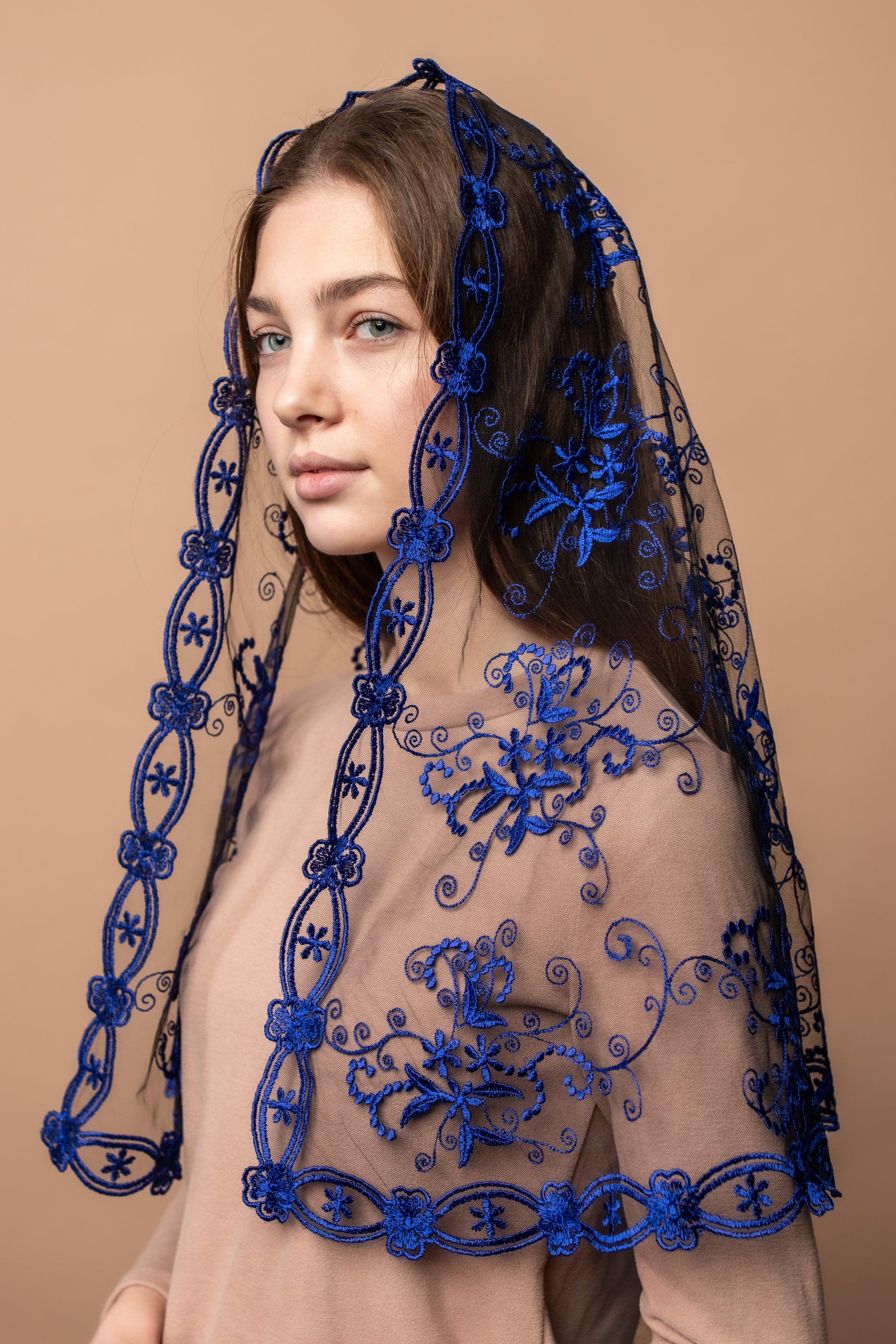 LONG BLACK MANTILLA - MariaVeils