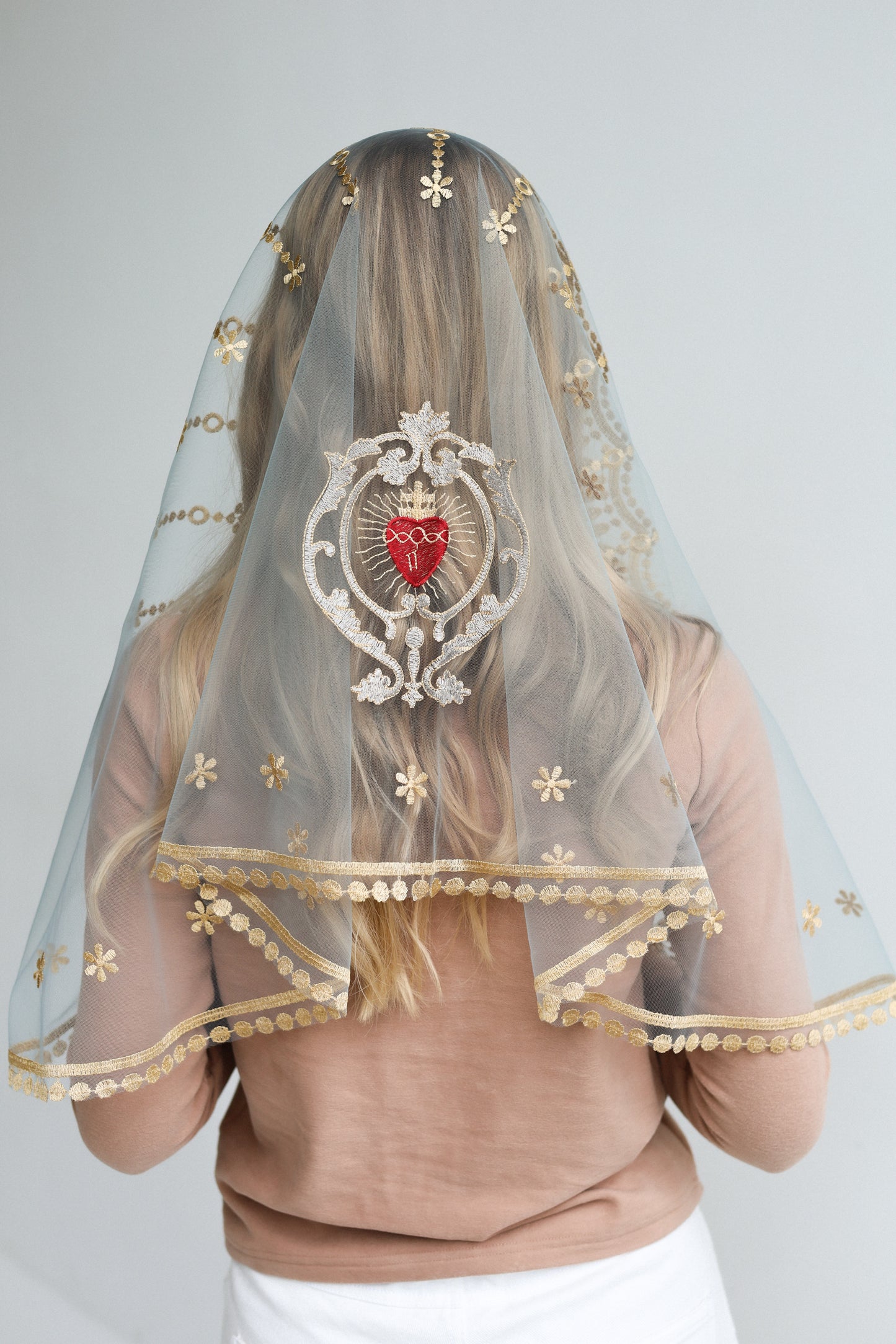 MANTILLA WITH HEART EMBROIDERY