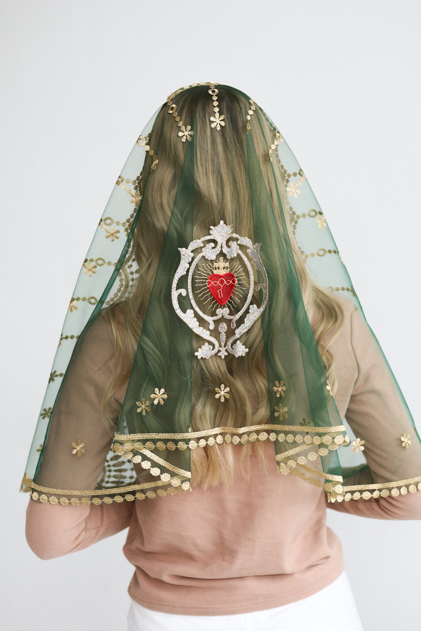 MANTILLA WITH HEART EMBROIDERY