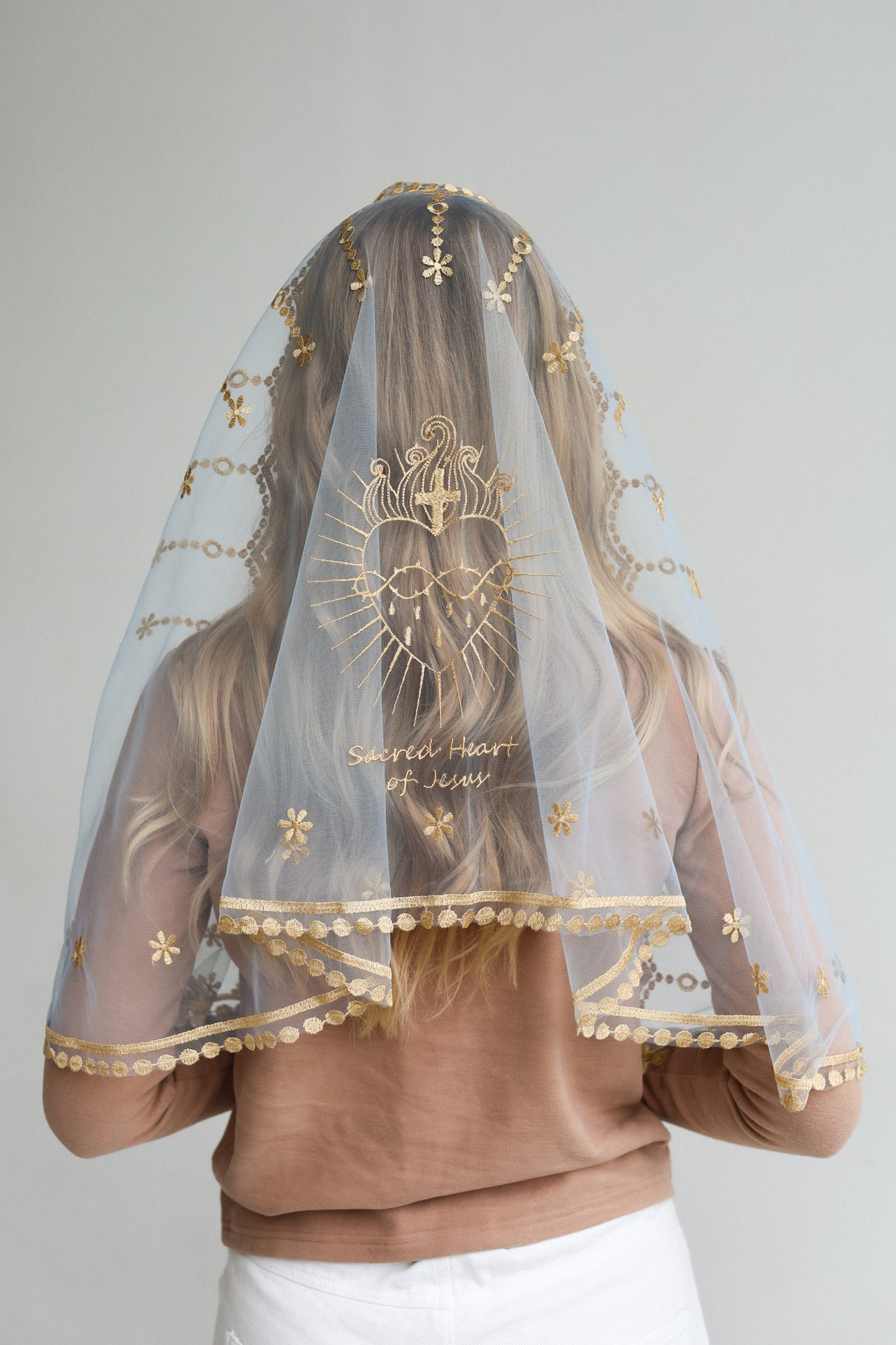 VEIL WITH SACRED HEART EMBROIDERY