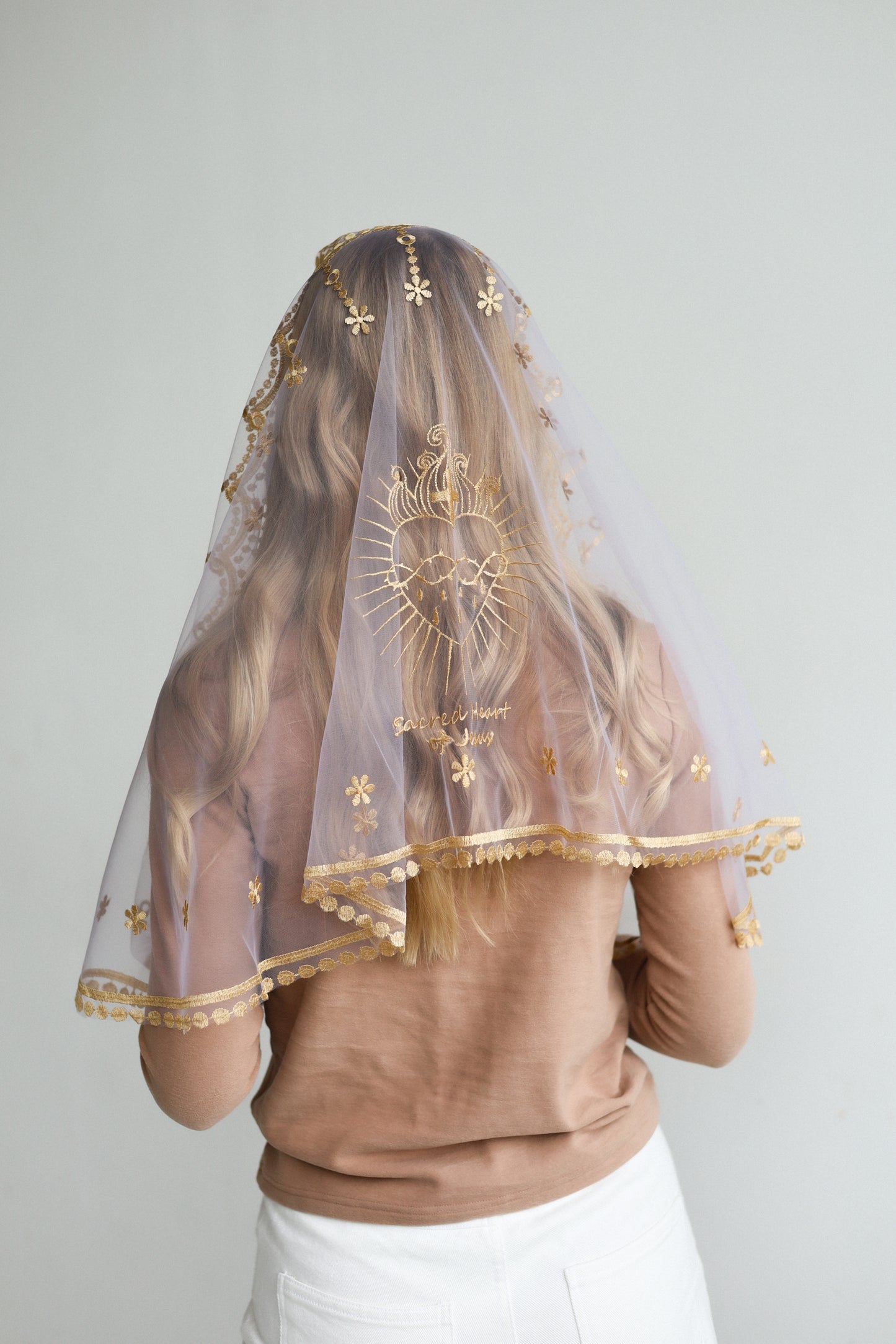 VEIL WITH SACRED HEART EMBROIDERY