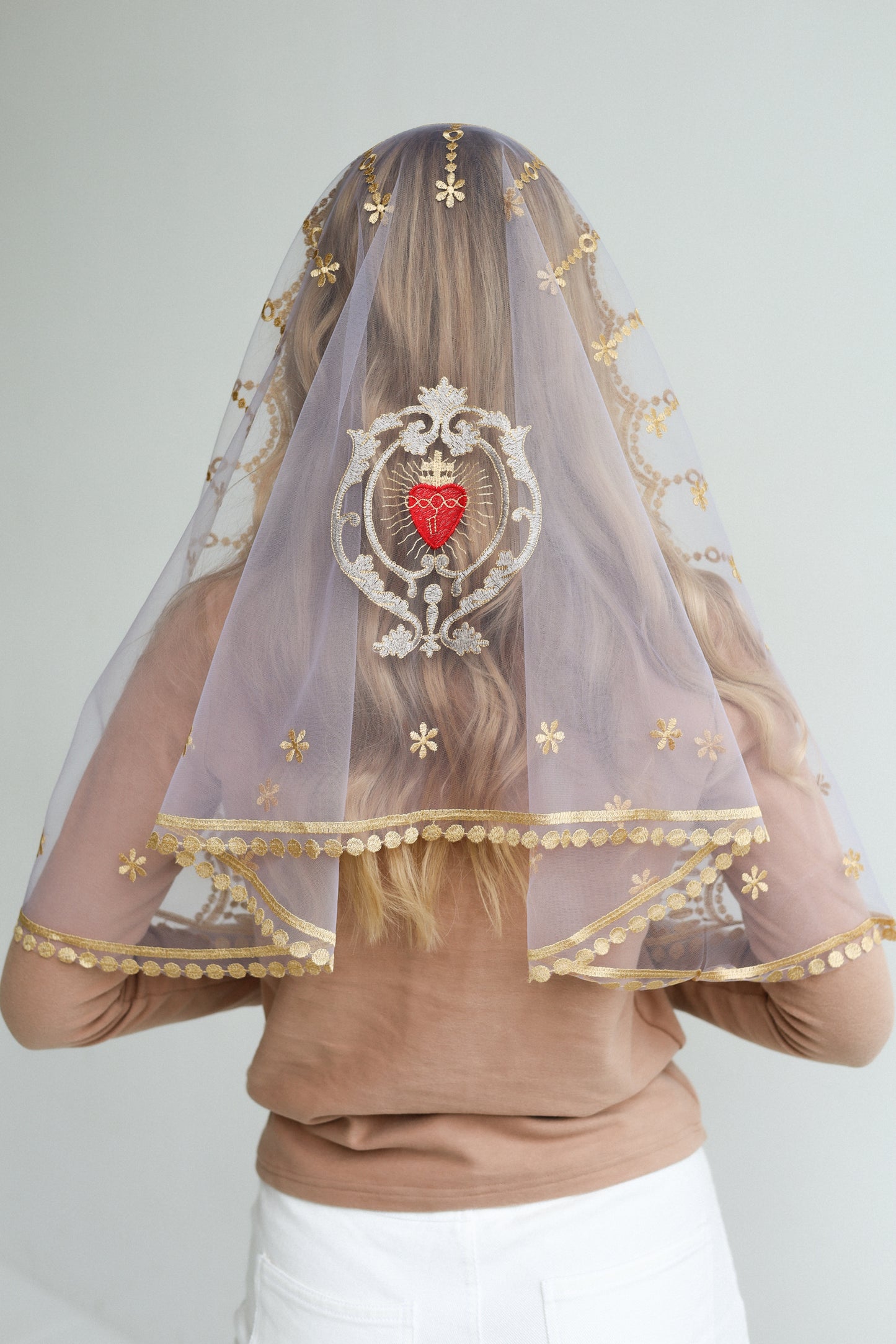 MANTILLA WITH HEART EMBROIDERY