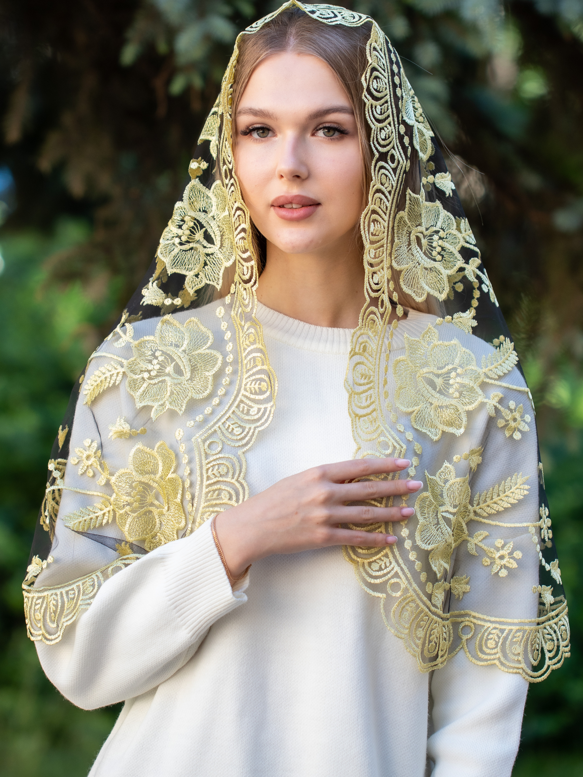 NEW!! Yellow Lace Mantilla - MariaVeils