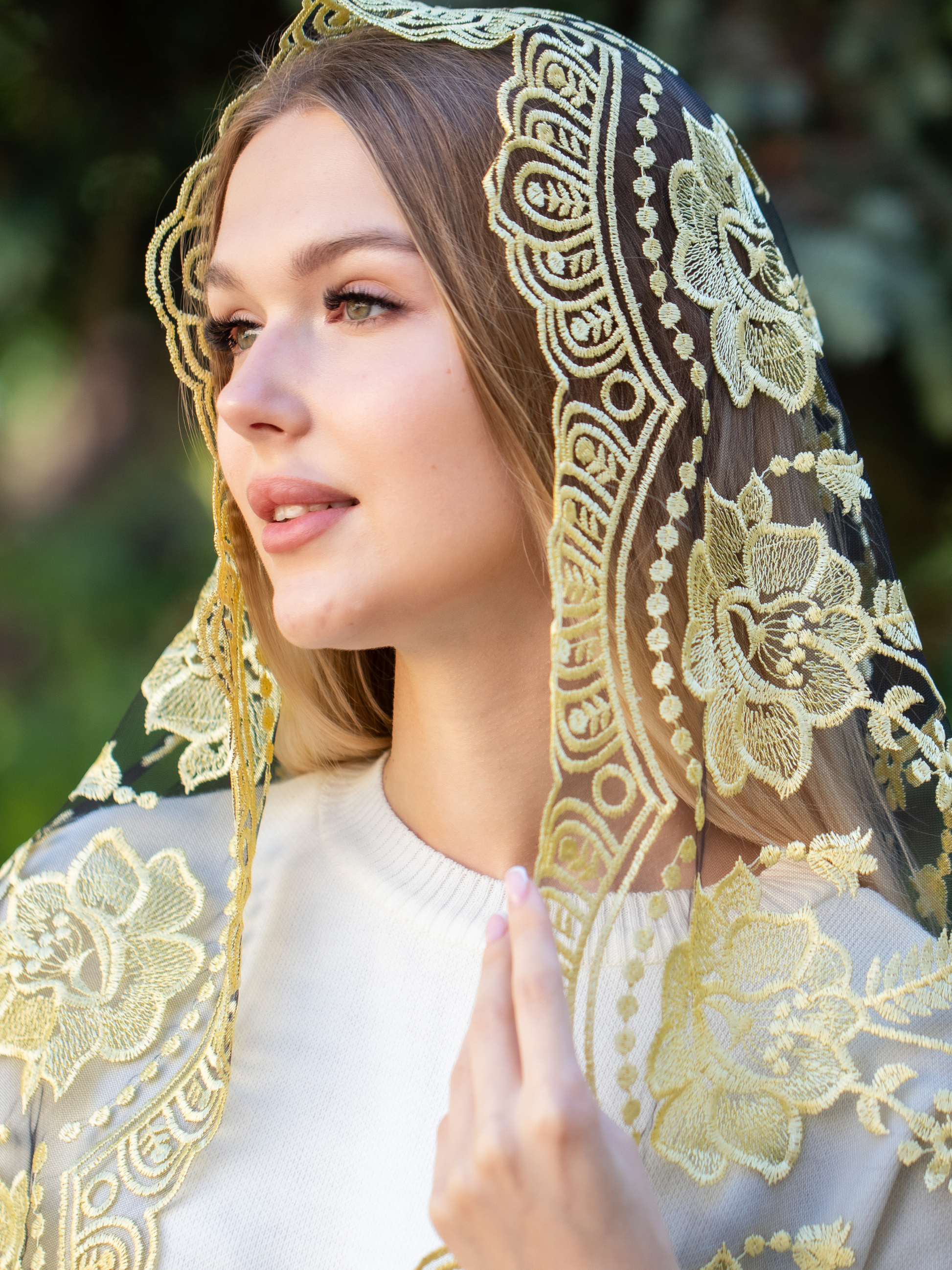 NEW!! Yellow Lace Mantilla - MariaVeils