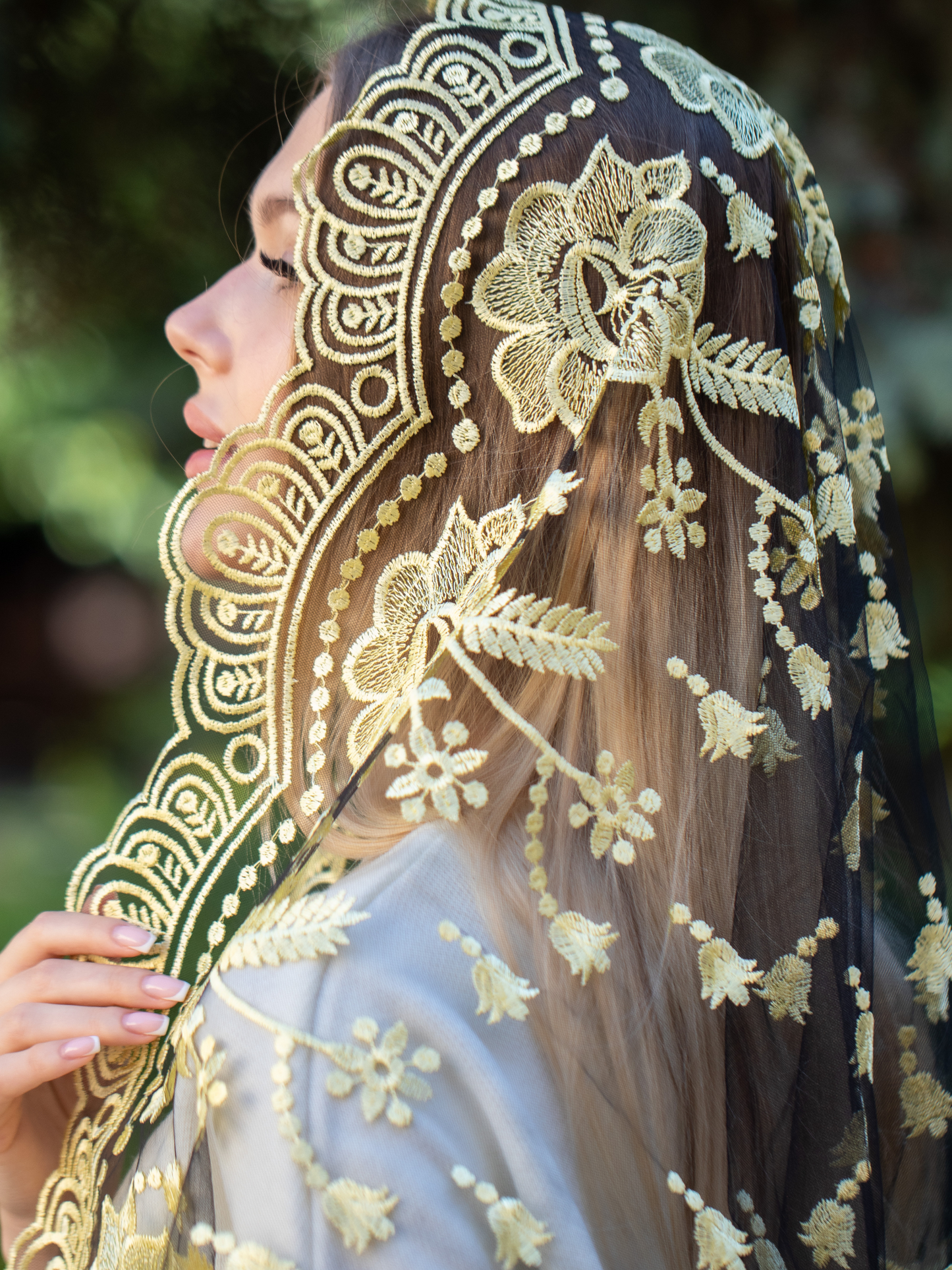 NEW!! Yellow Lace Mantilla - MariaVeils