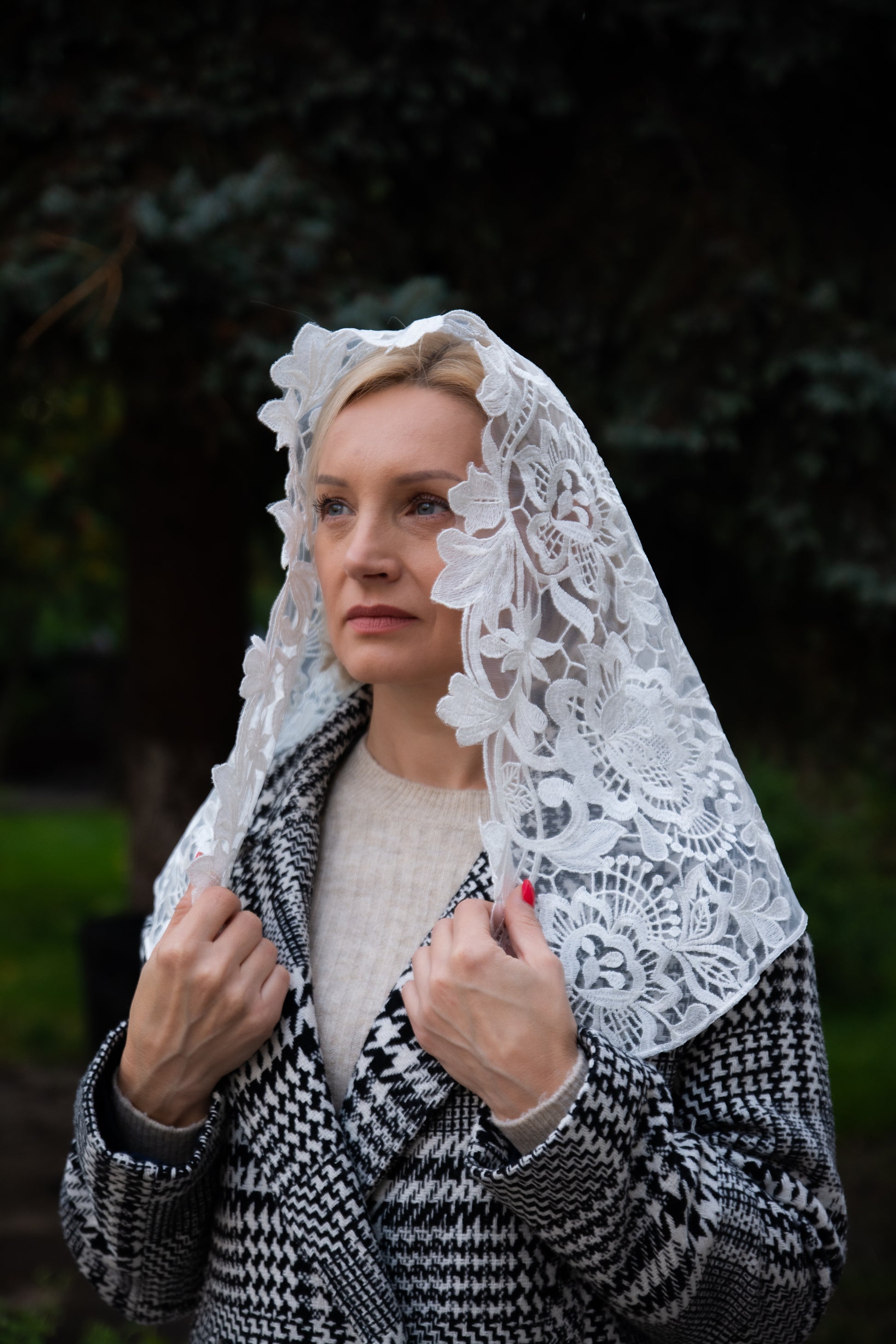 NEW! Floral Ivory Veil - MariaVeils