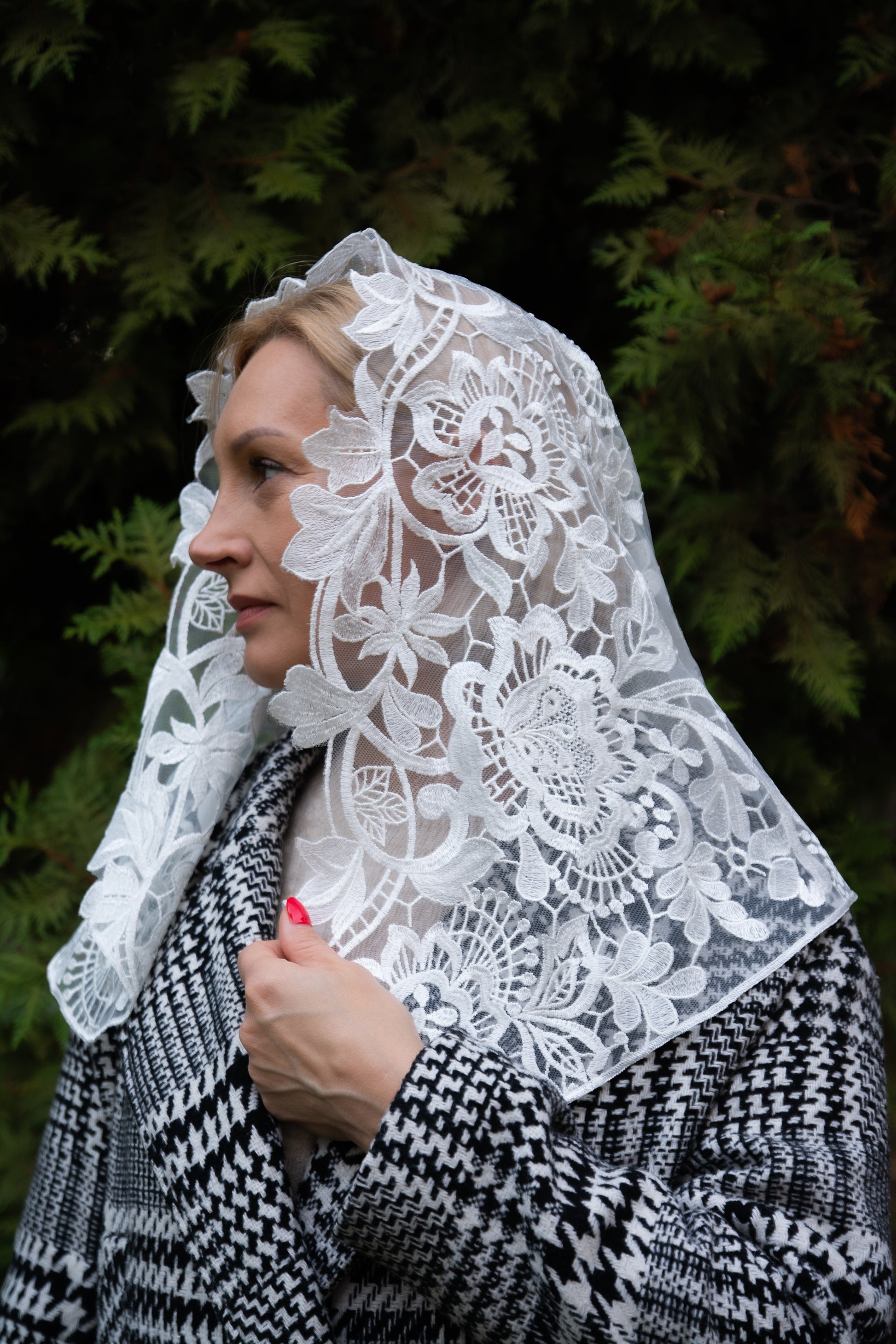 NEW! Floral Ivory Veil - MariaVeils