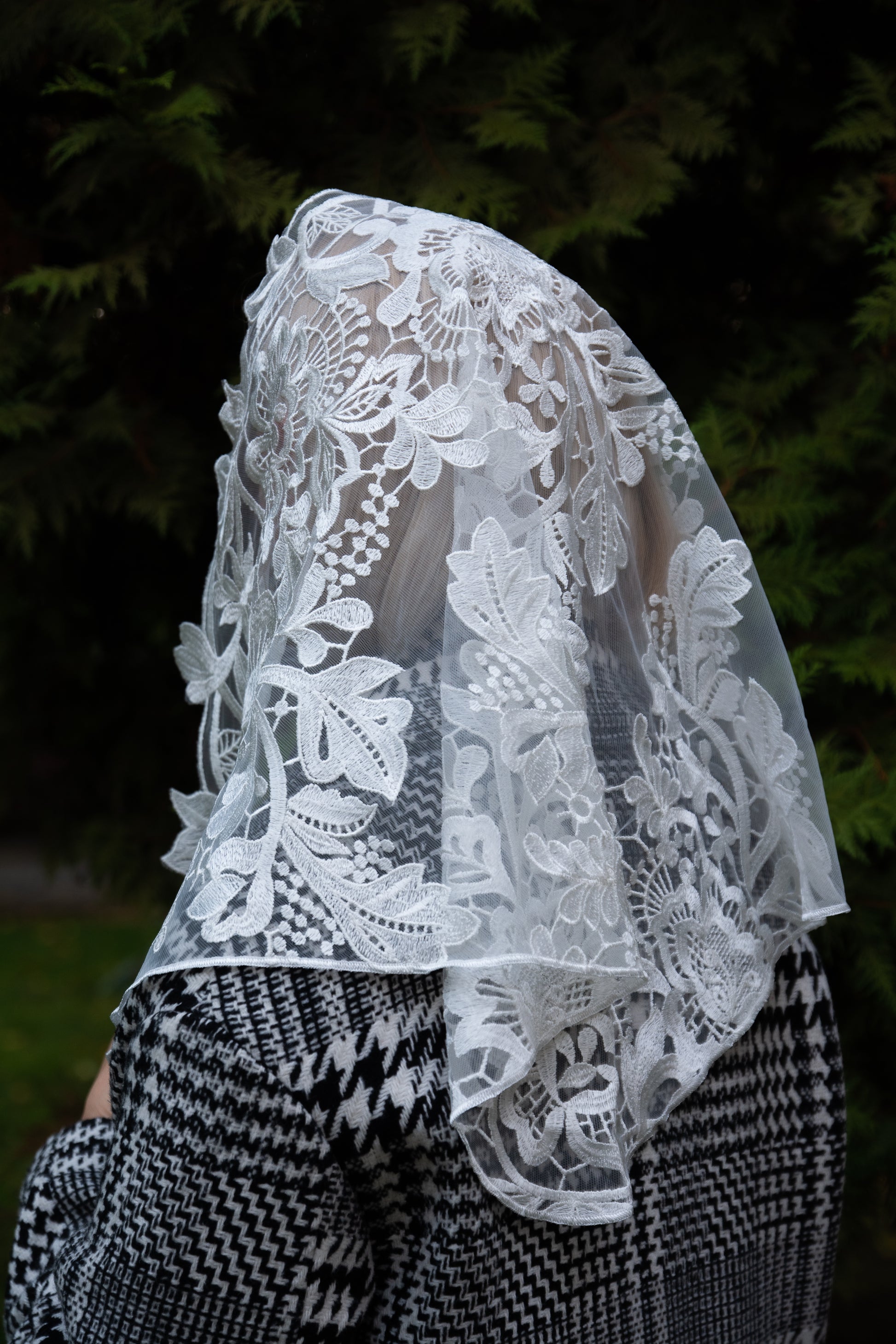 NEW! Floral Ivory Veil - MariaVeils
