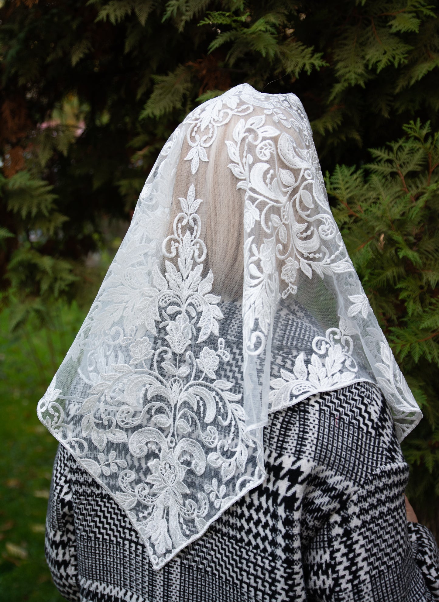 NEW!! Triangle Ivory Veil - MariaVeils