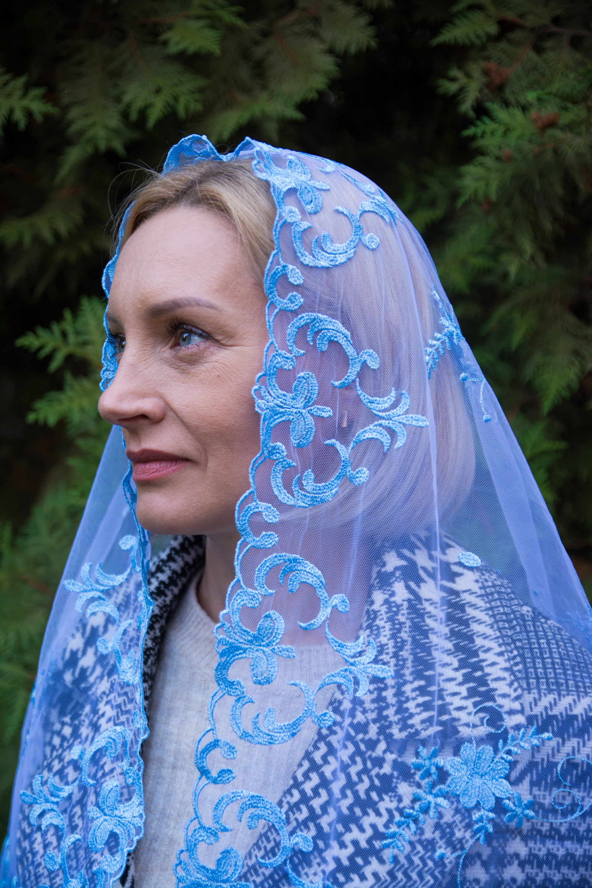 NEW!! Long Light Blue Veil - MariaVeils