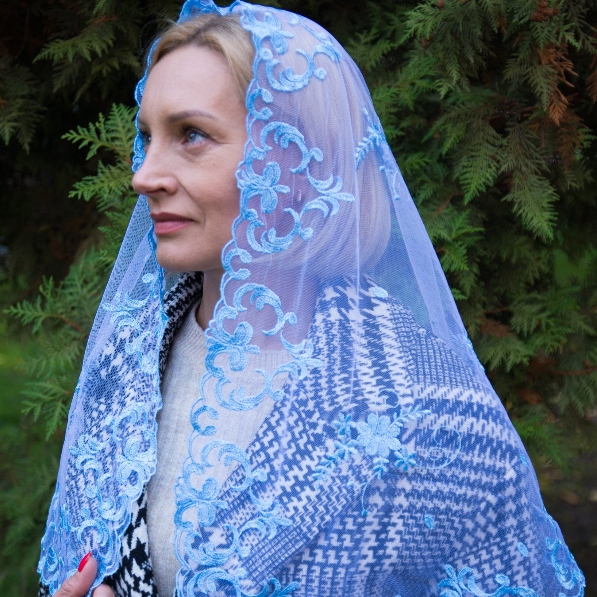 NEW!! Long Light Blue Veil - MariaVeils