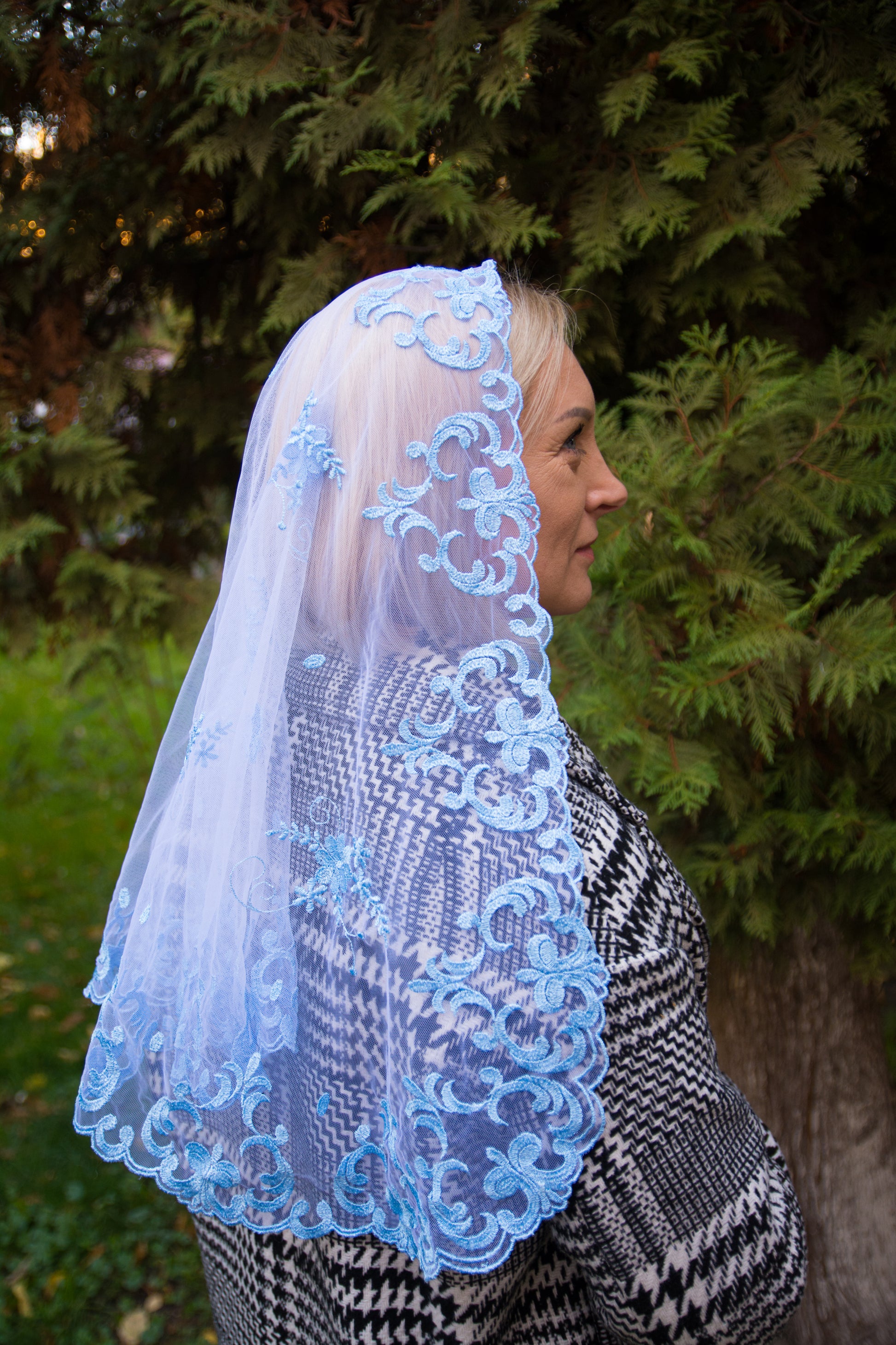 NEW!! Long Light Blue Veil - MariaVeils