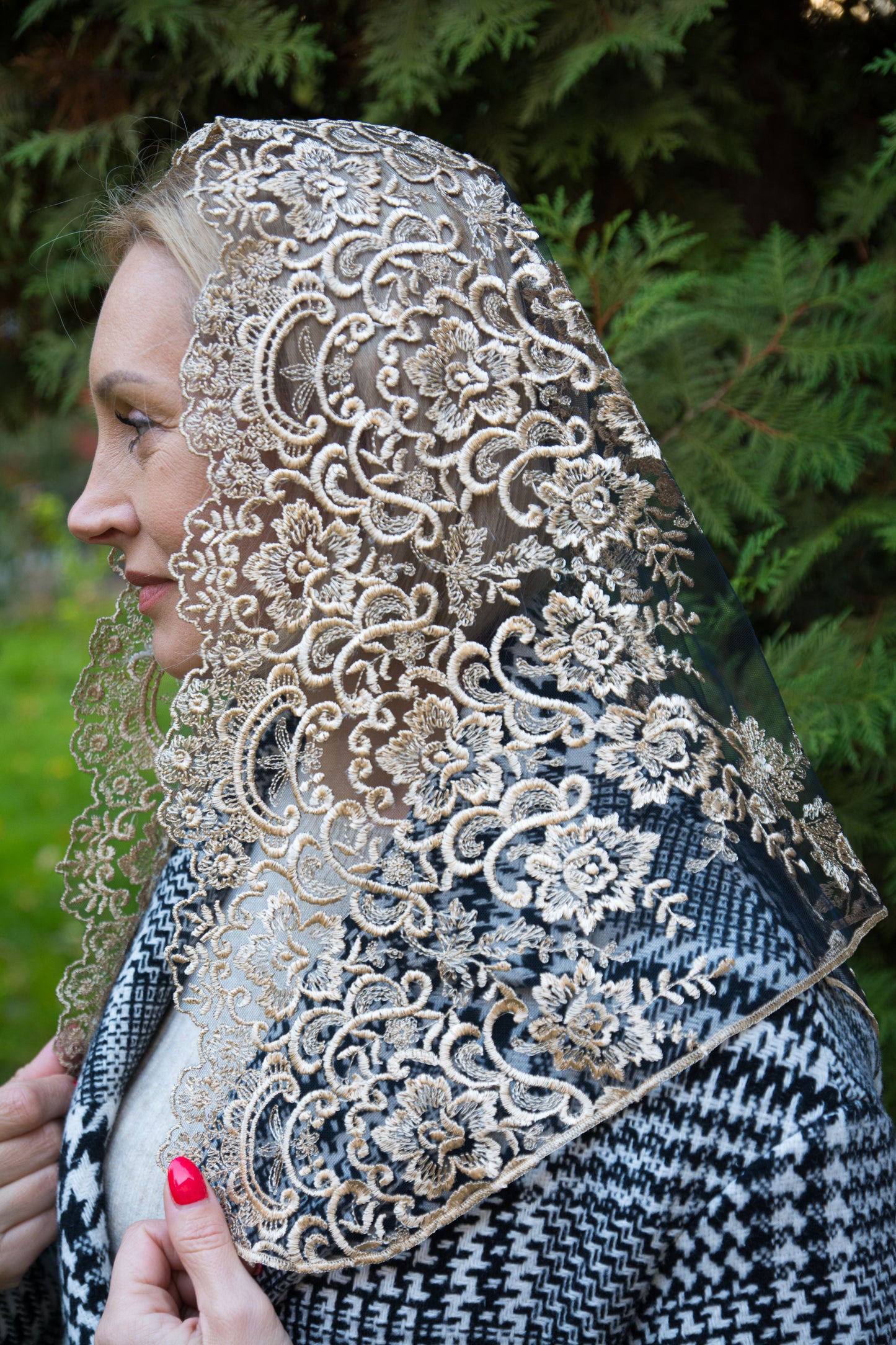 NEW!! Traingle Gold Veil - MariaVeils