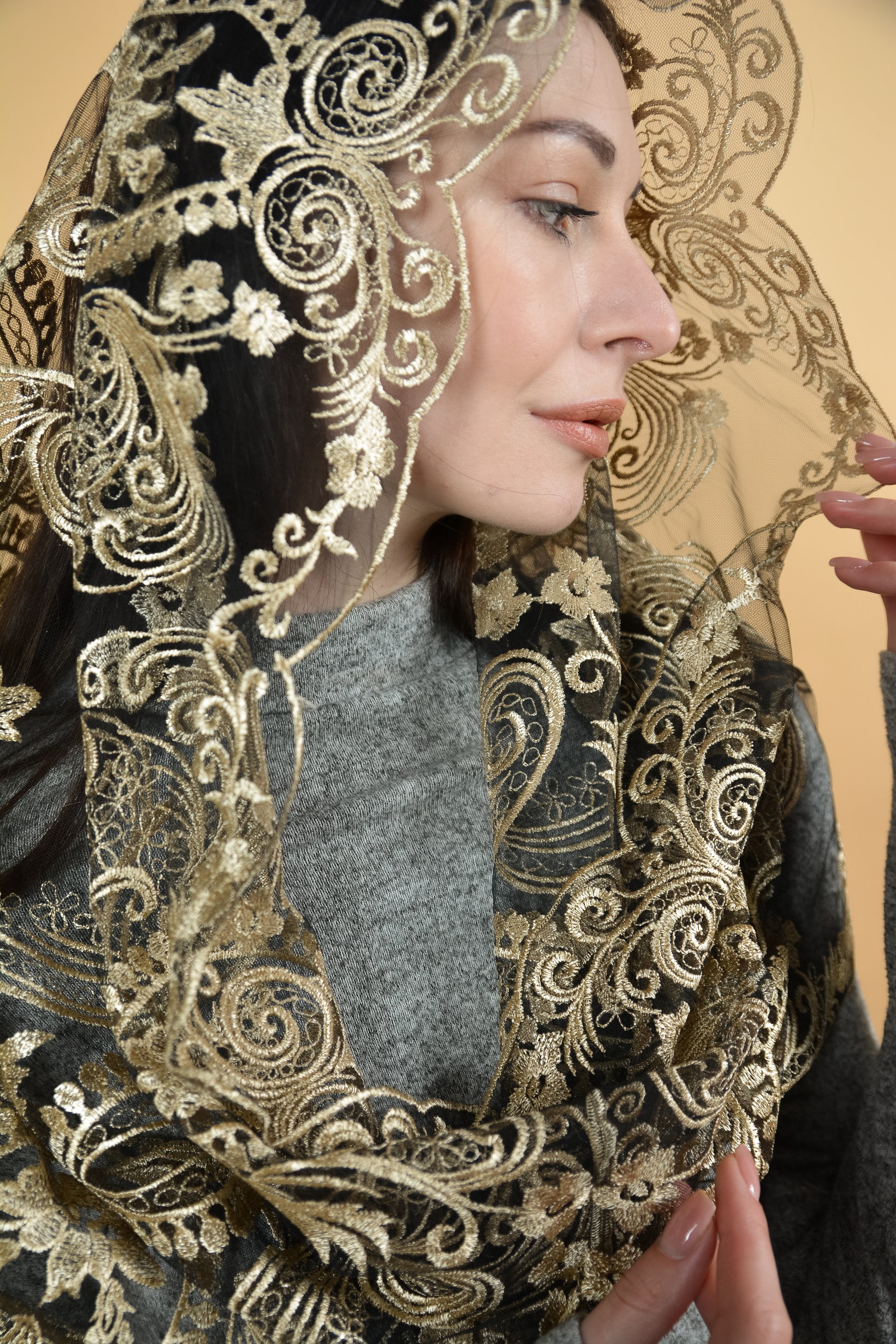 Gold Lace Scarf - MariaVeils