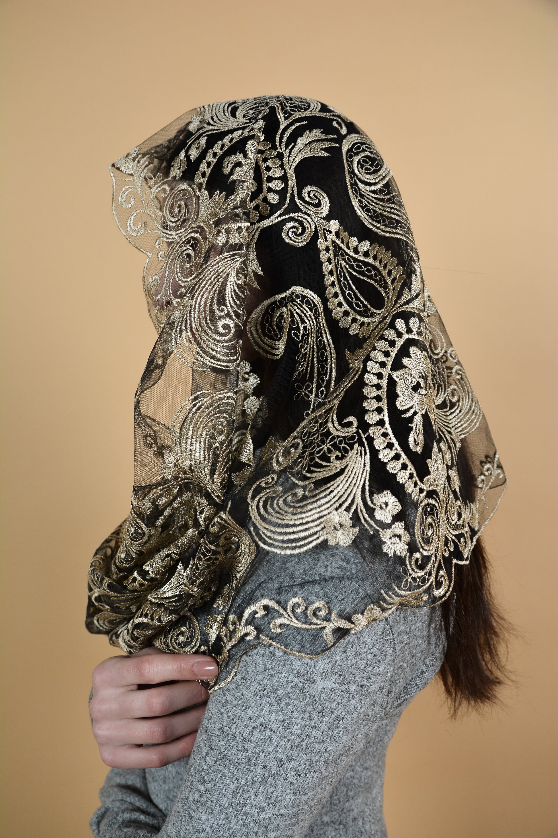 Gold Lace Scarf - MariaVeils