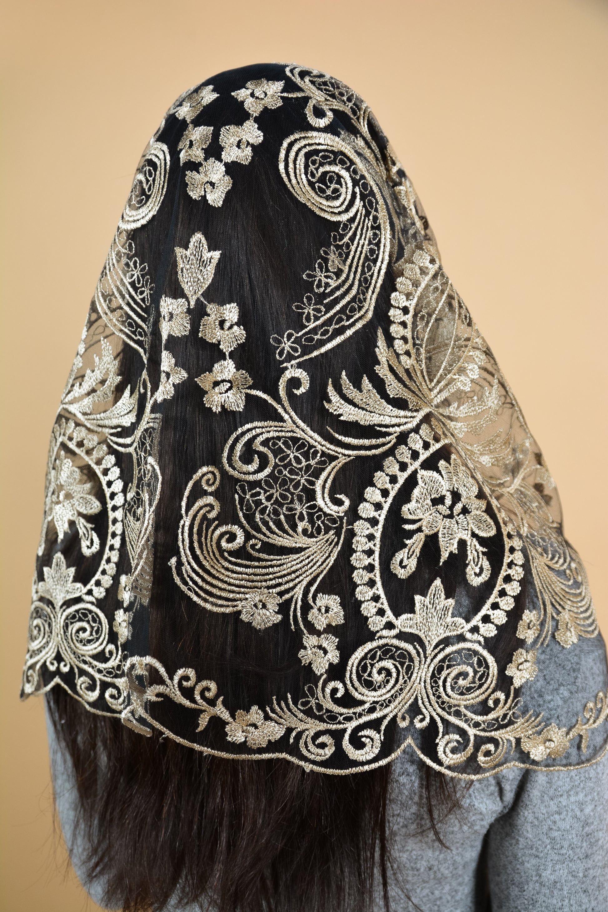 Gold Lace Scarf - MariaVeils