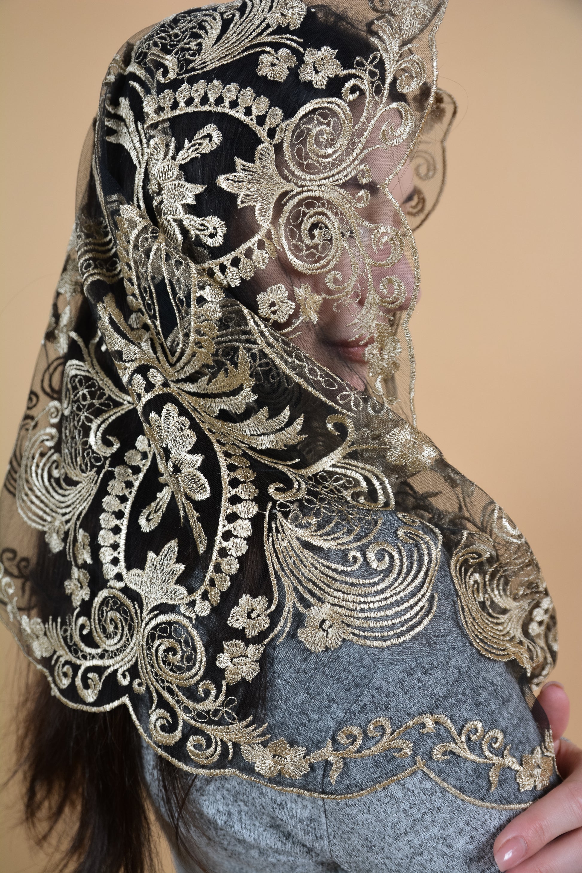 Gold Lace Scarf - MariaVeils