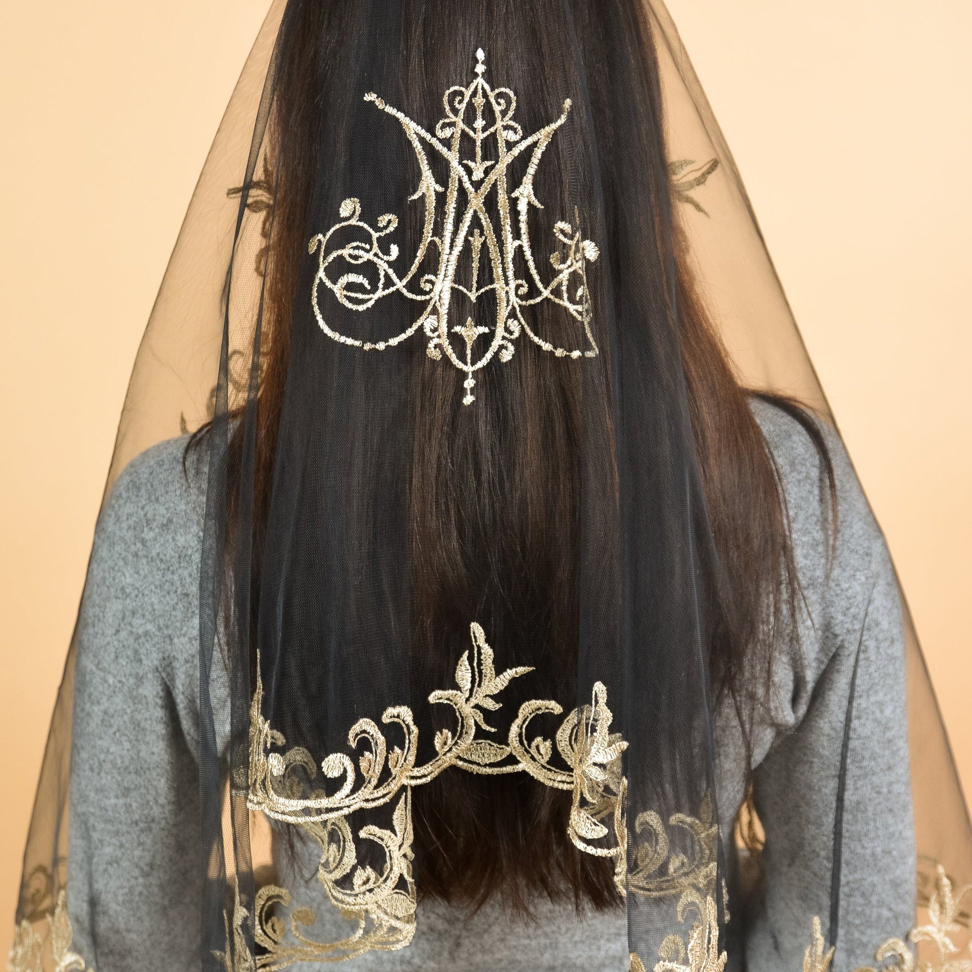 EXCLUSIVE GOLD MANTILLA - MariaVeils