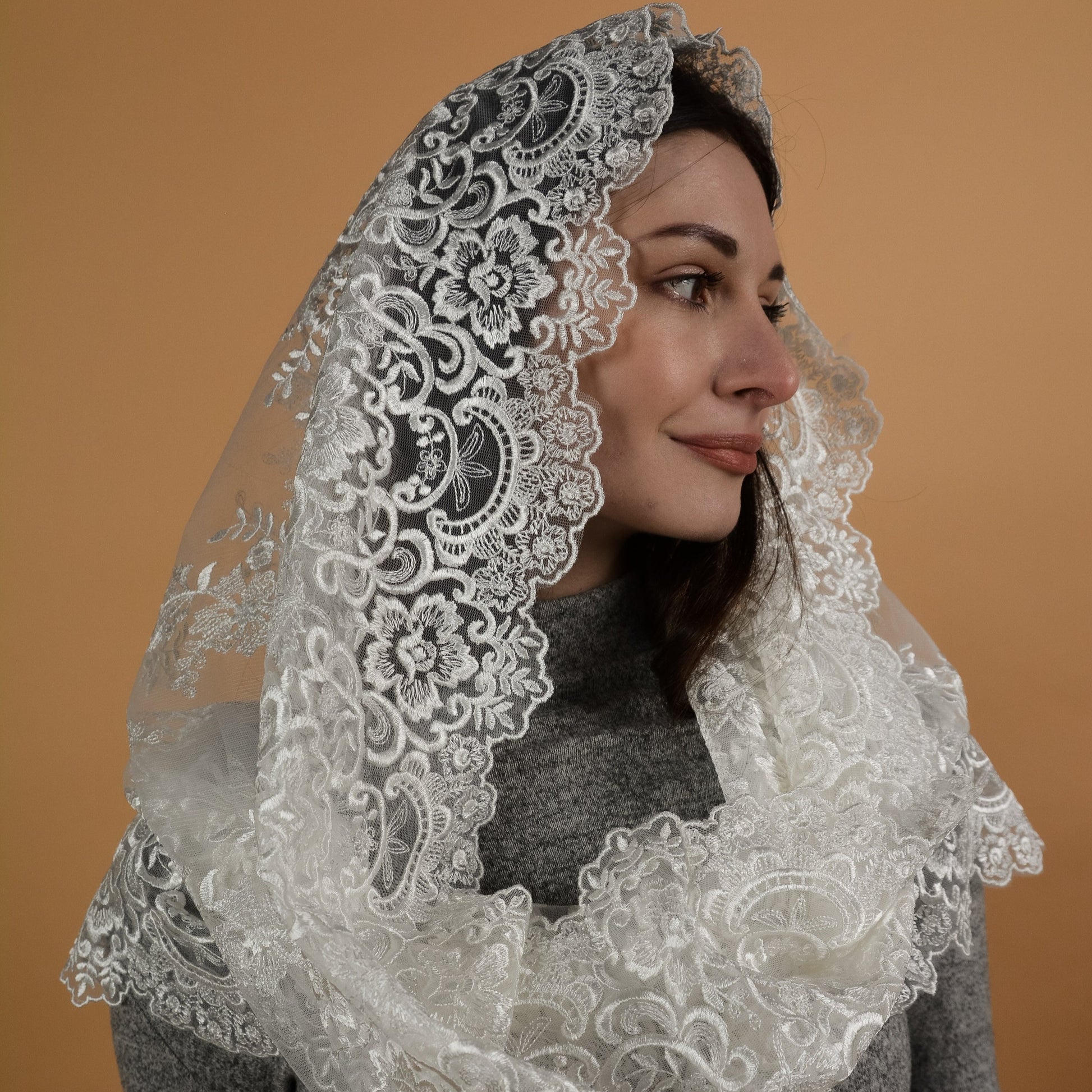 Infinity Church Mantilla - MariaVeils