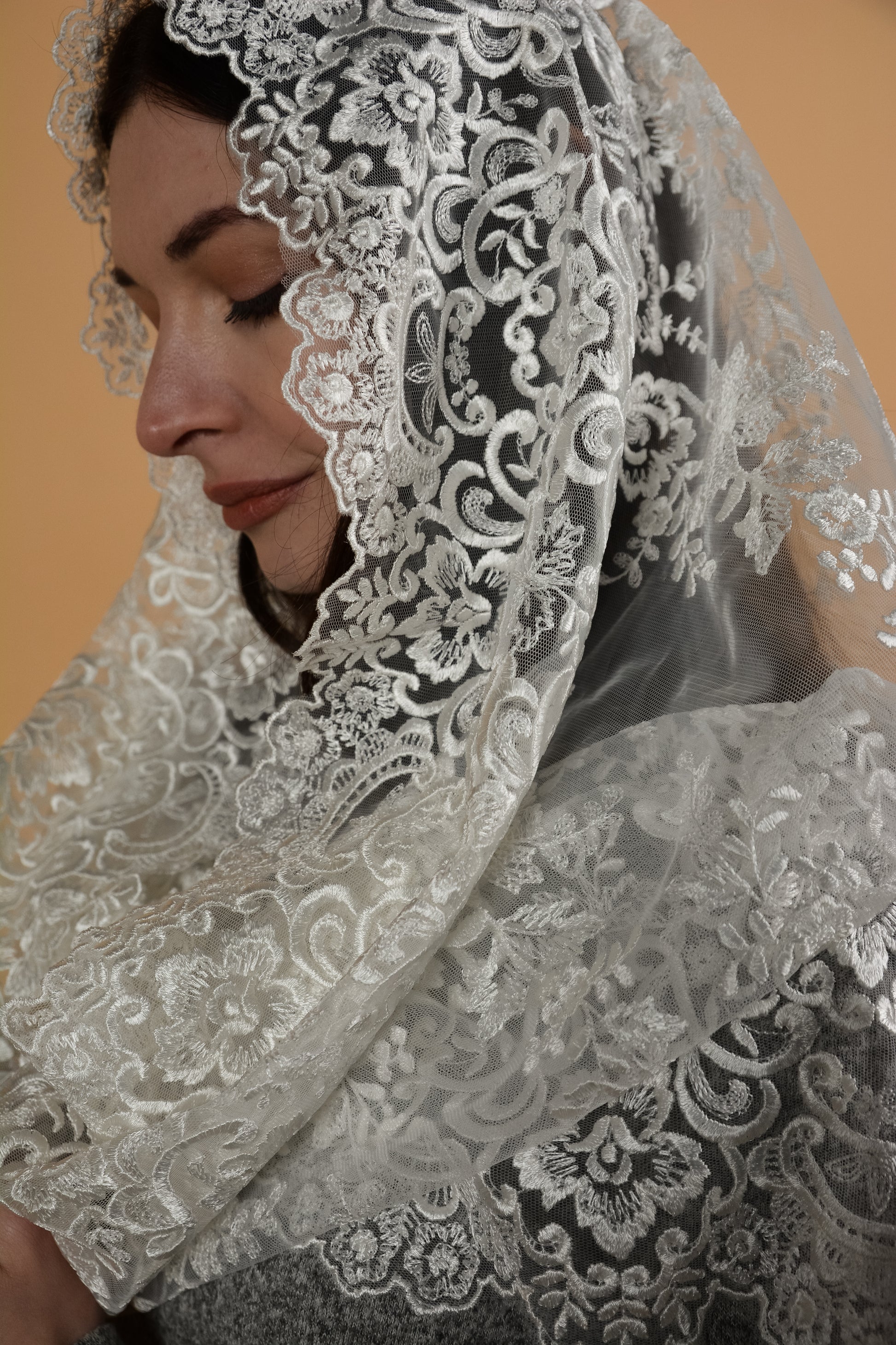 Infinity Church Mantilla - MariaVeils