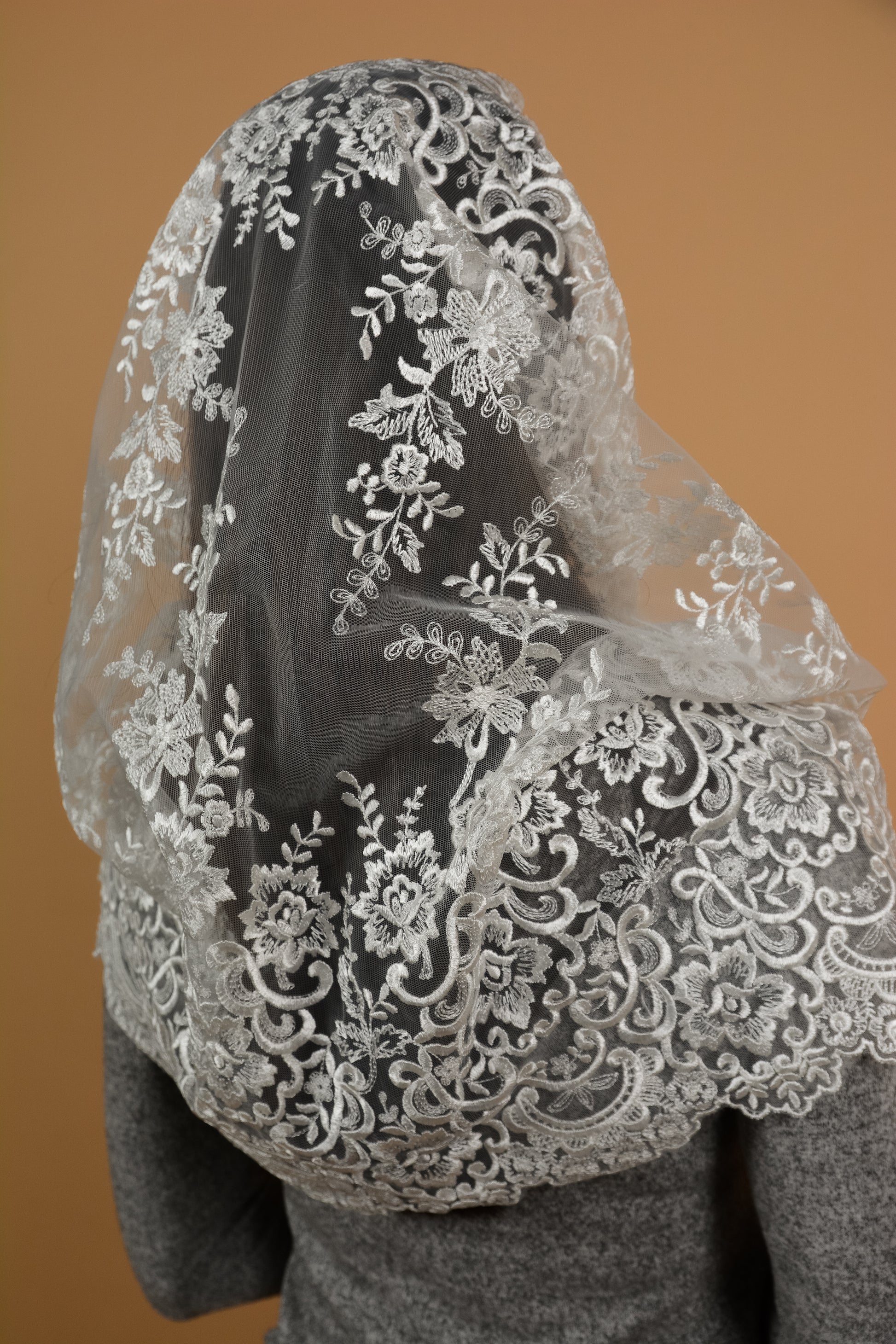 Infinity Church Mantilla - MariaVeils