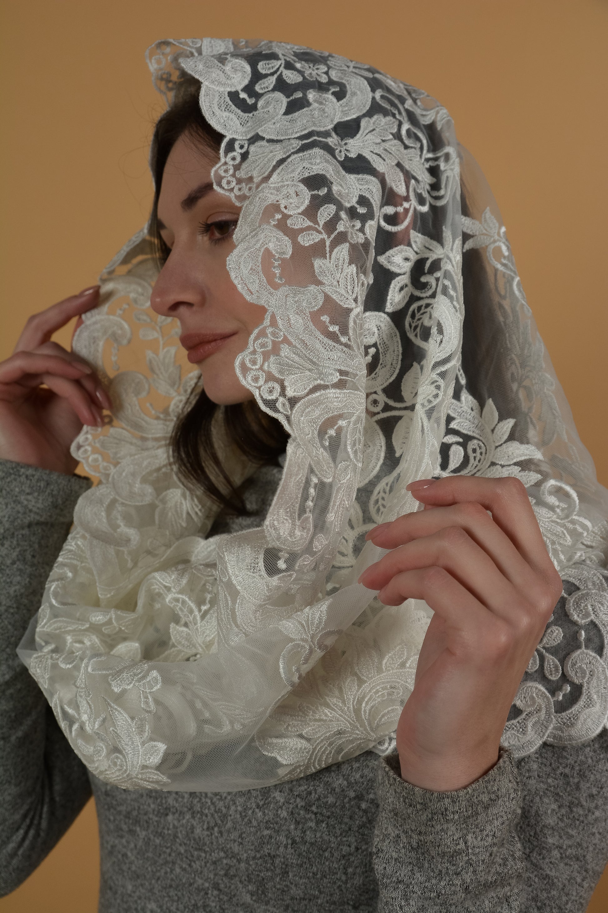 Infinity Ivory Veil - MariaVeils