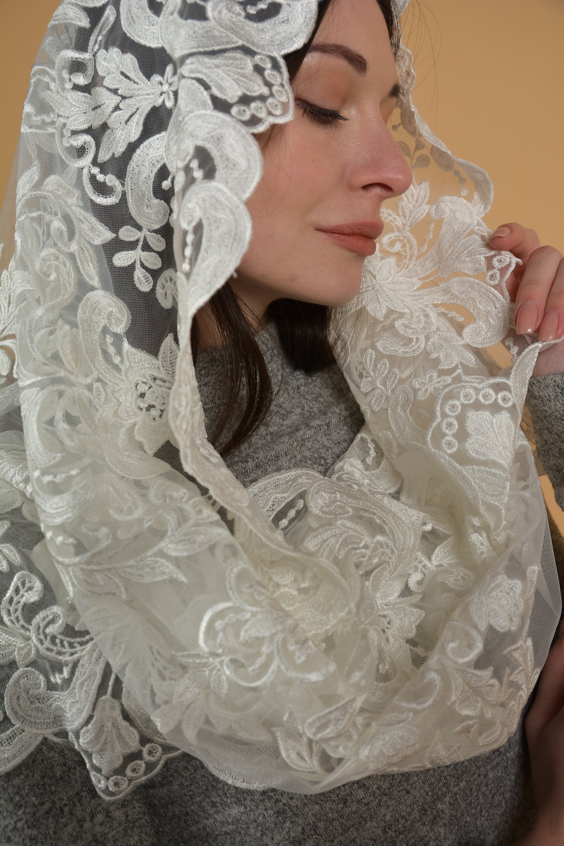 Infinity Ivory Veil - MariaVeils