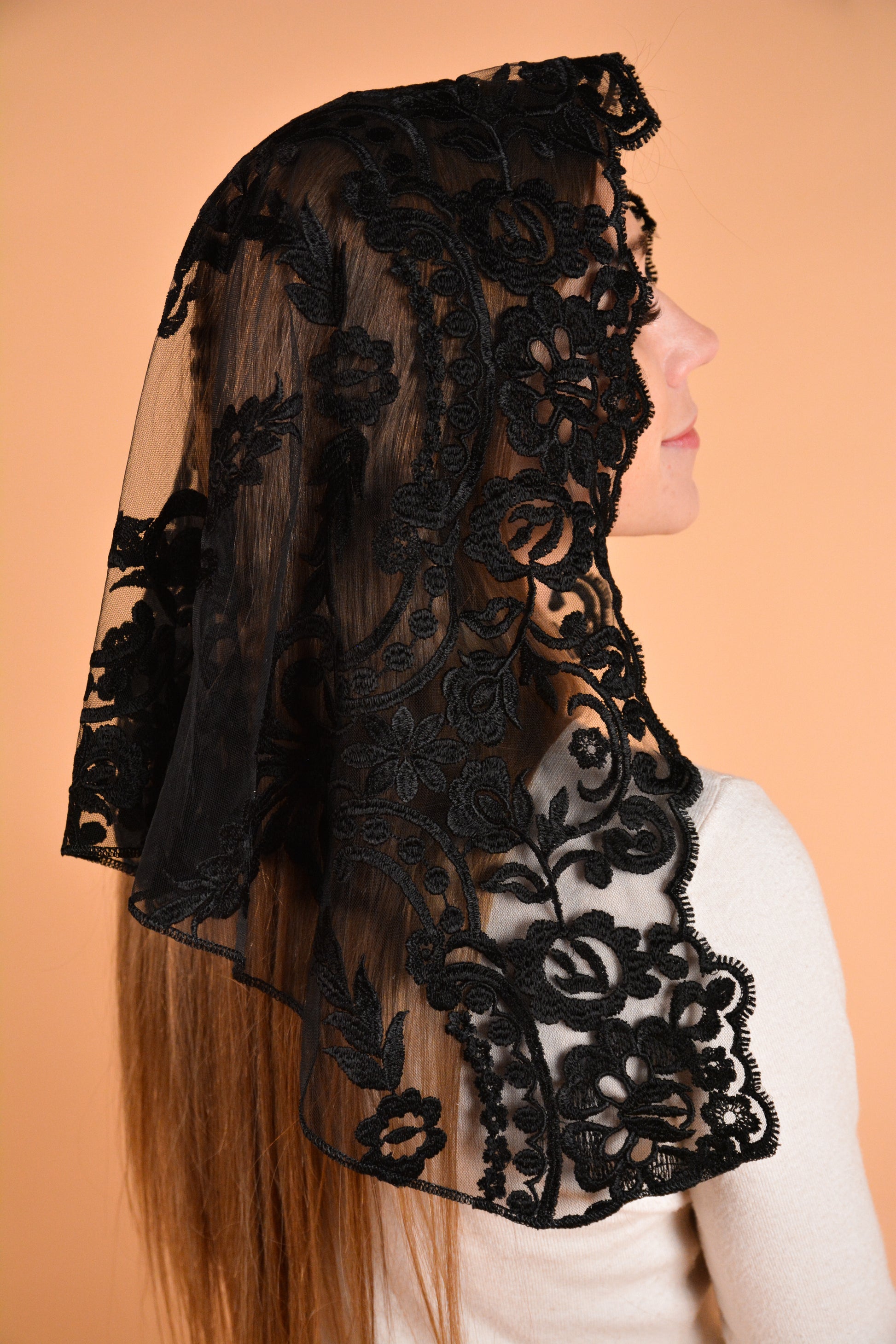 SHORT BLACK VEIL - MariaVeils