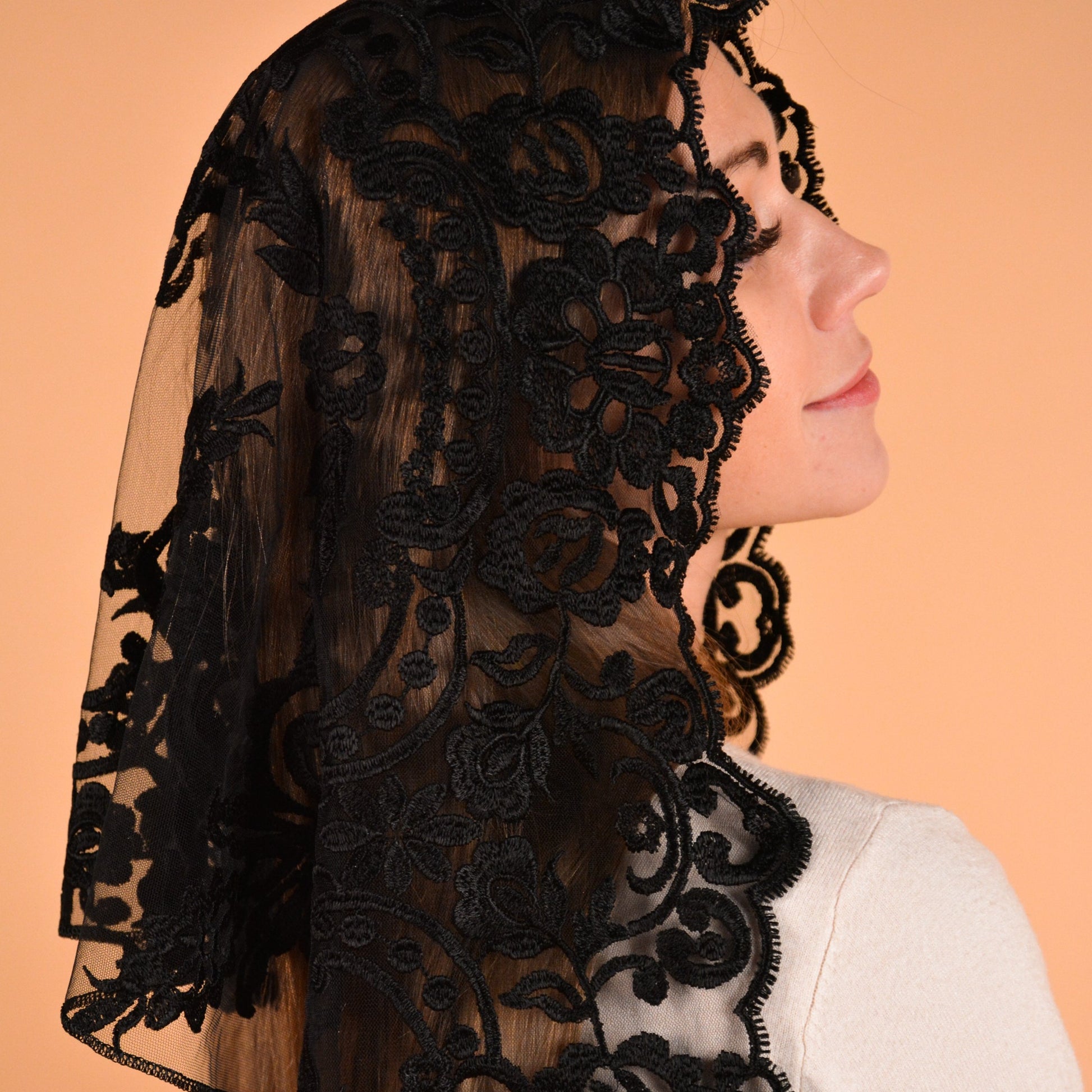 SHORT BLACK VEIL - MariaVeils