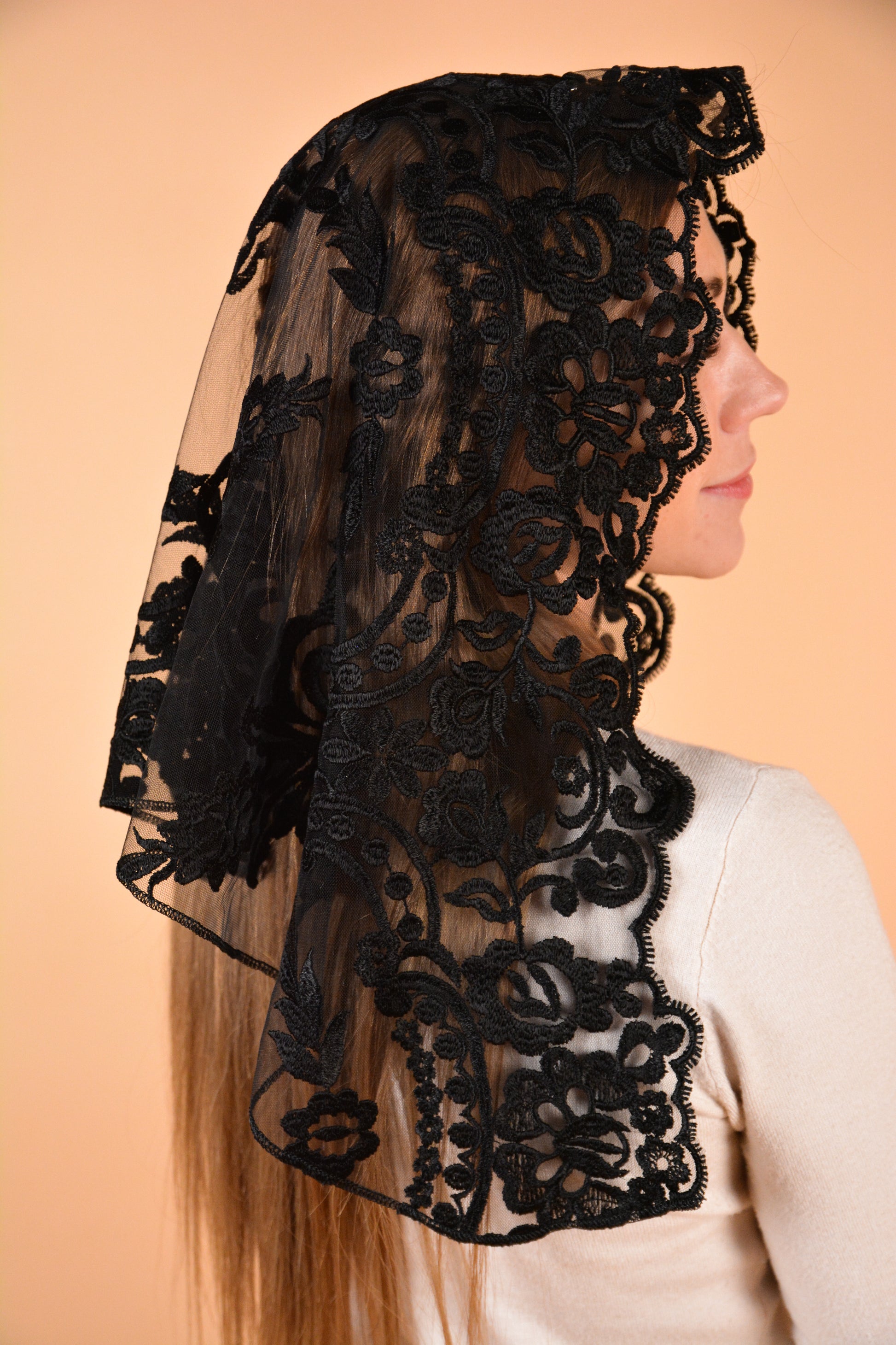 SHORT BLACK VEIL - MariaVeils