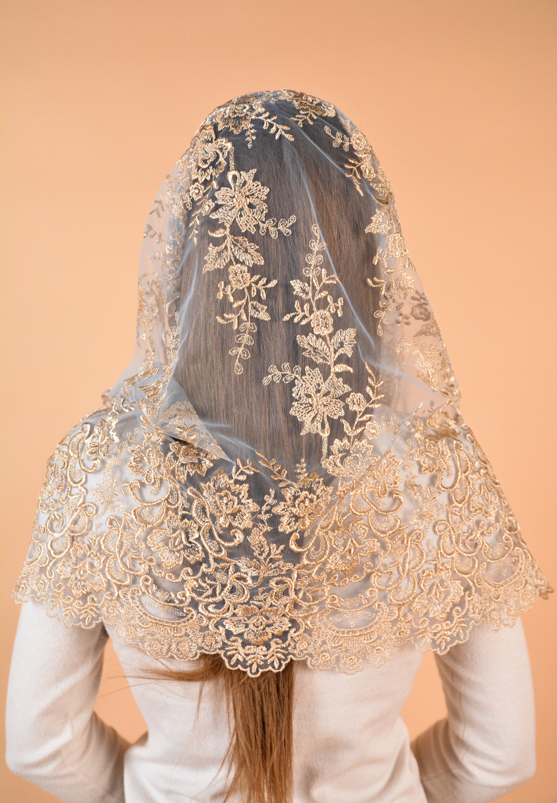 GOLD SHAPE INFINITY MANTILLA - MariaVeils