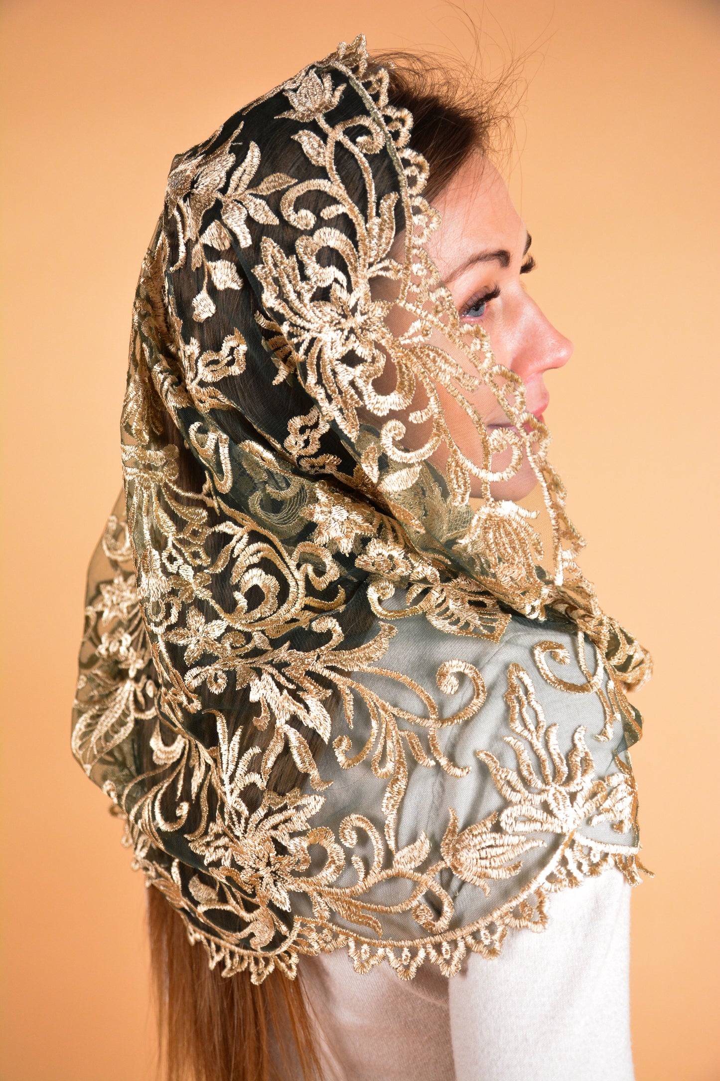 INFINITY SHAPE GREEN VEIL - MariaVeils