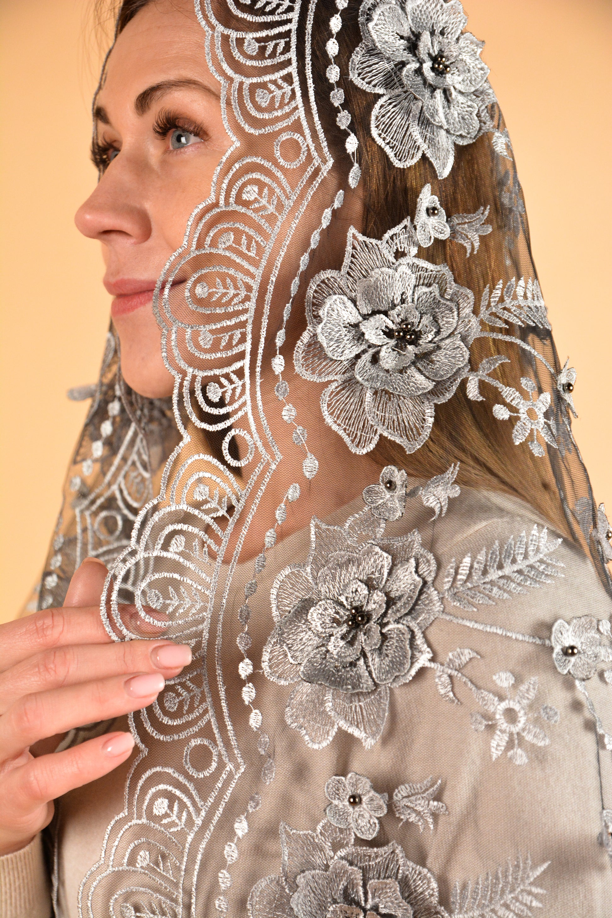 3D Long Grey Mantilla - MariaVeils