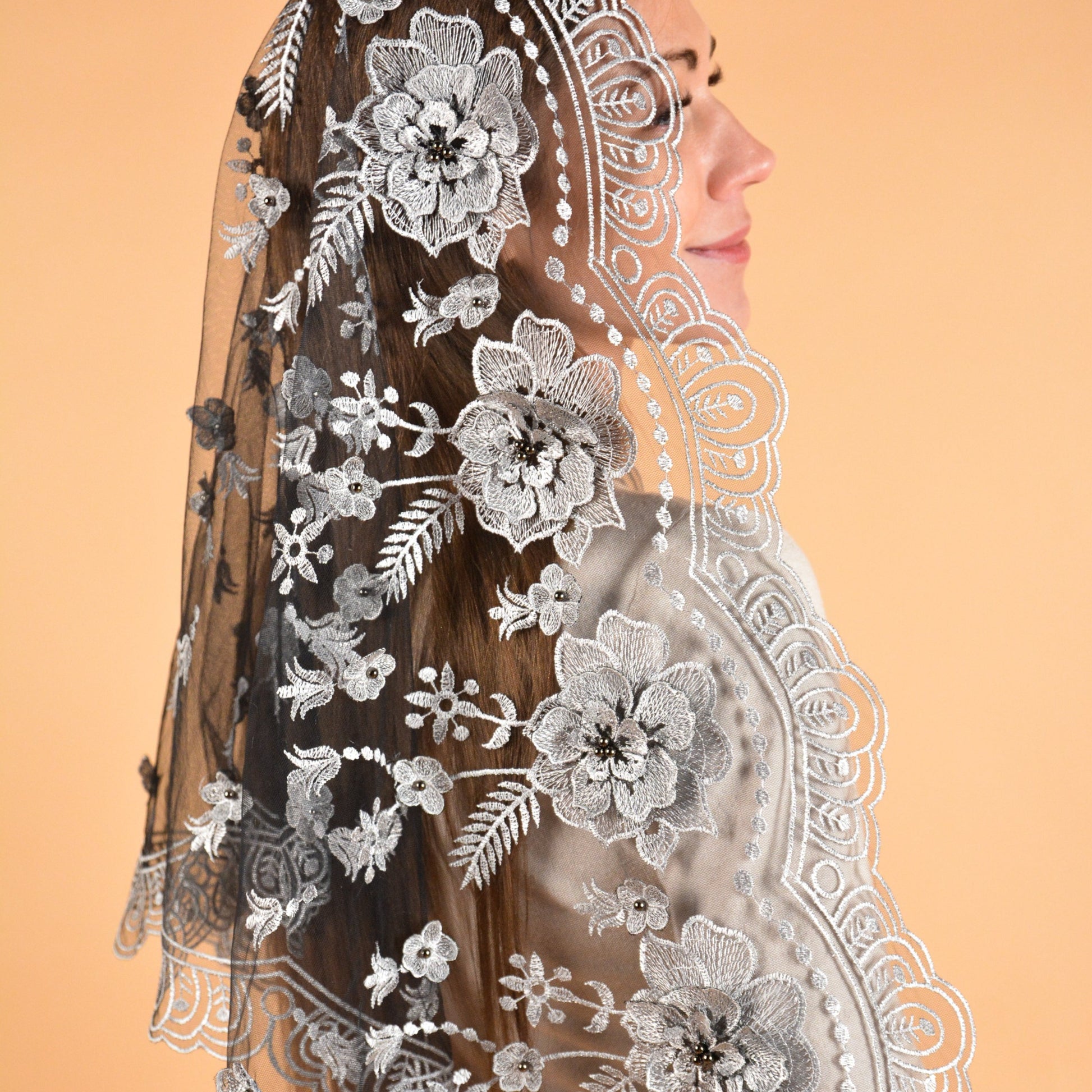 3D Long Grey Mantilla - MariaVeils