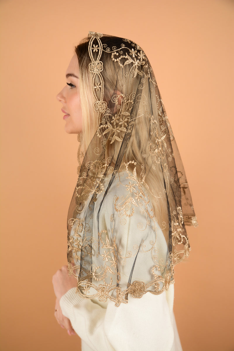 Gold lace veil - MariaVeils