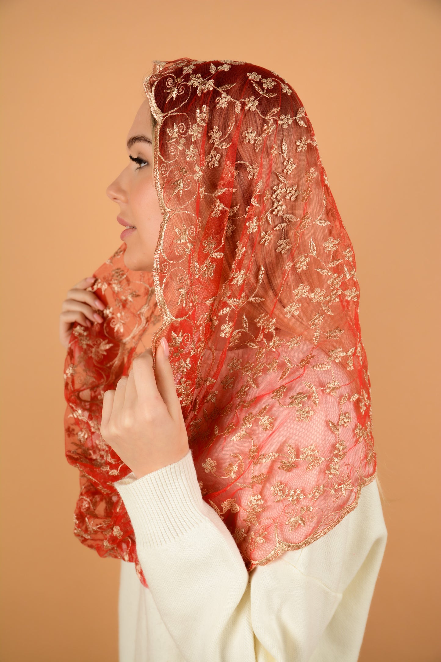 Gold Infinity Mantilla