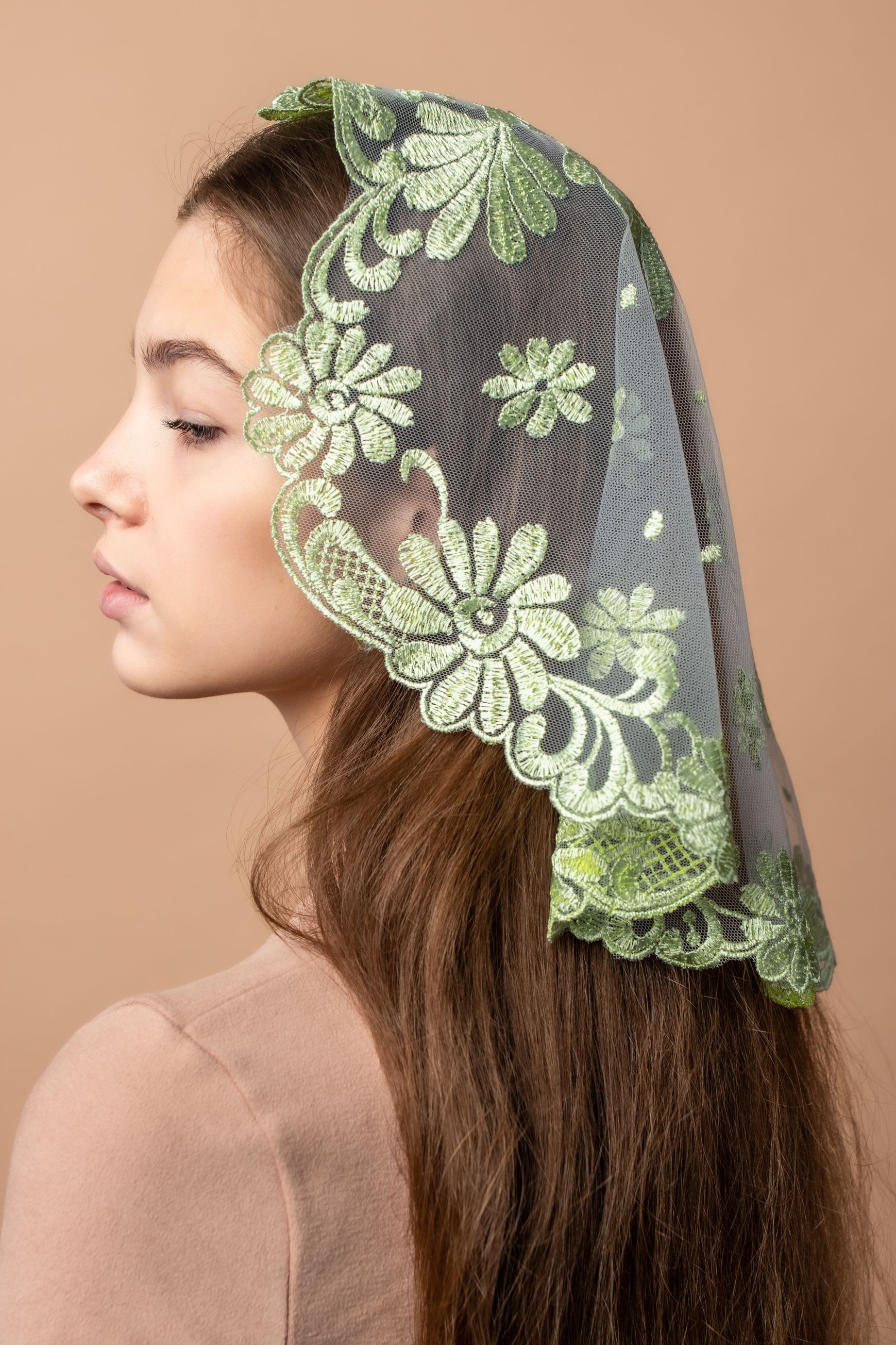 NEW!! Bestseller veil in new pistachio color - MariaVeils