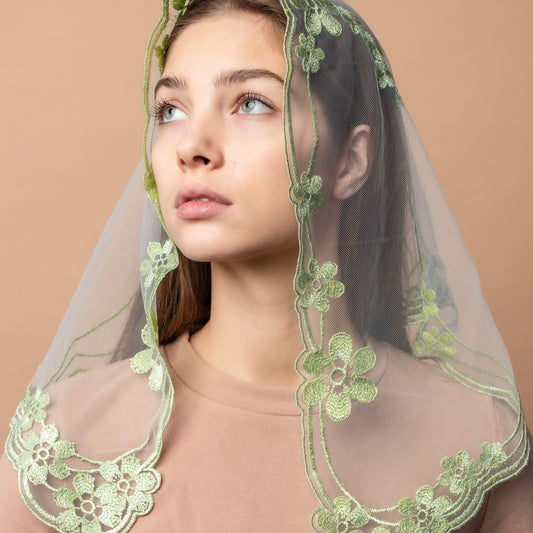 NEW COLOR Bestseller! Pistachio lace veil - MariaVeils