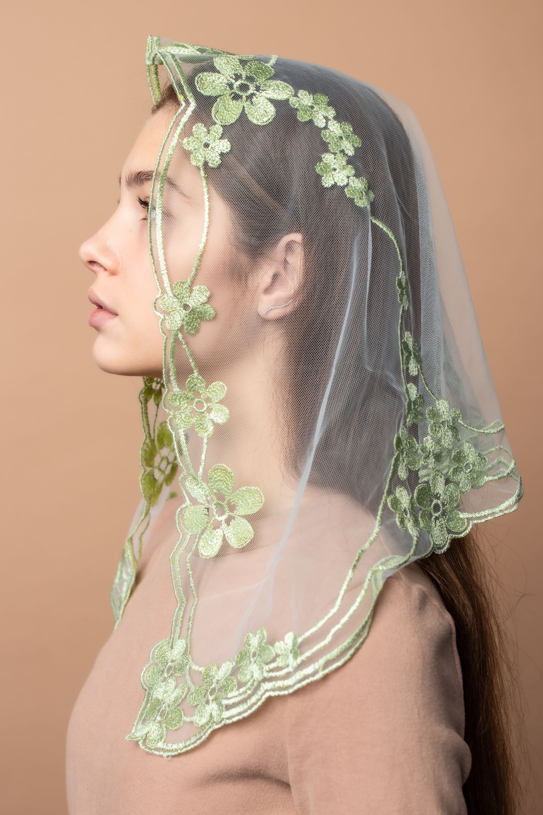 NEW COLOR Bestseller! Pistachio lace veil - MariaVeils