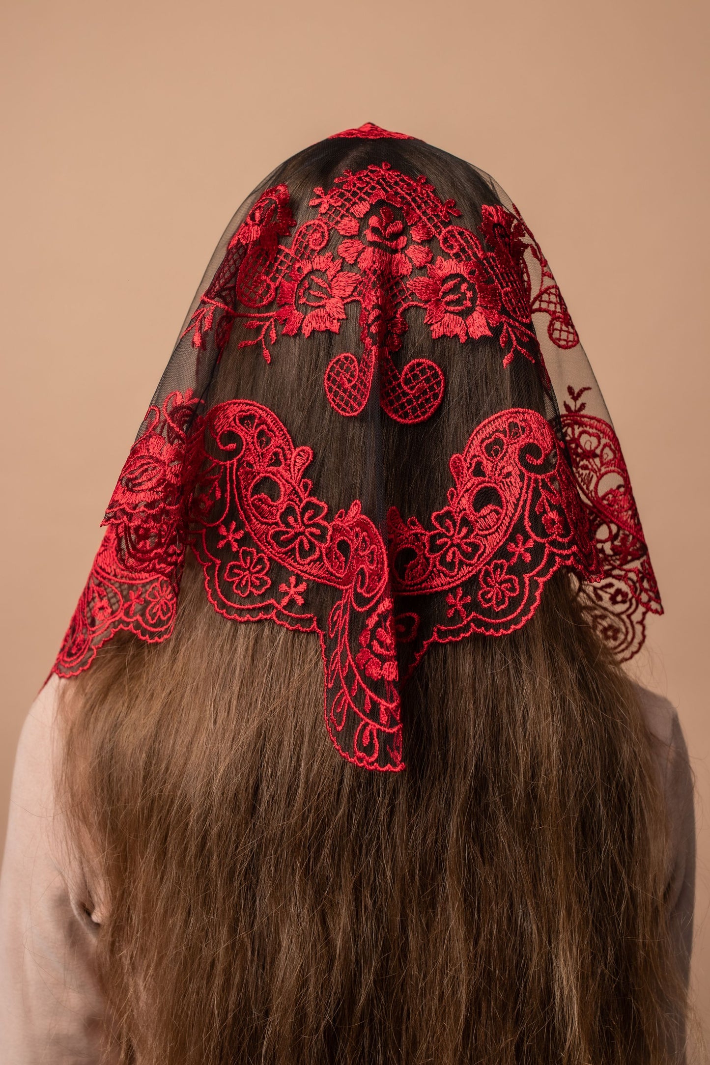 Triangle chapel veil with floral design - MariaVeils