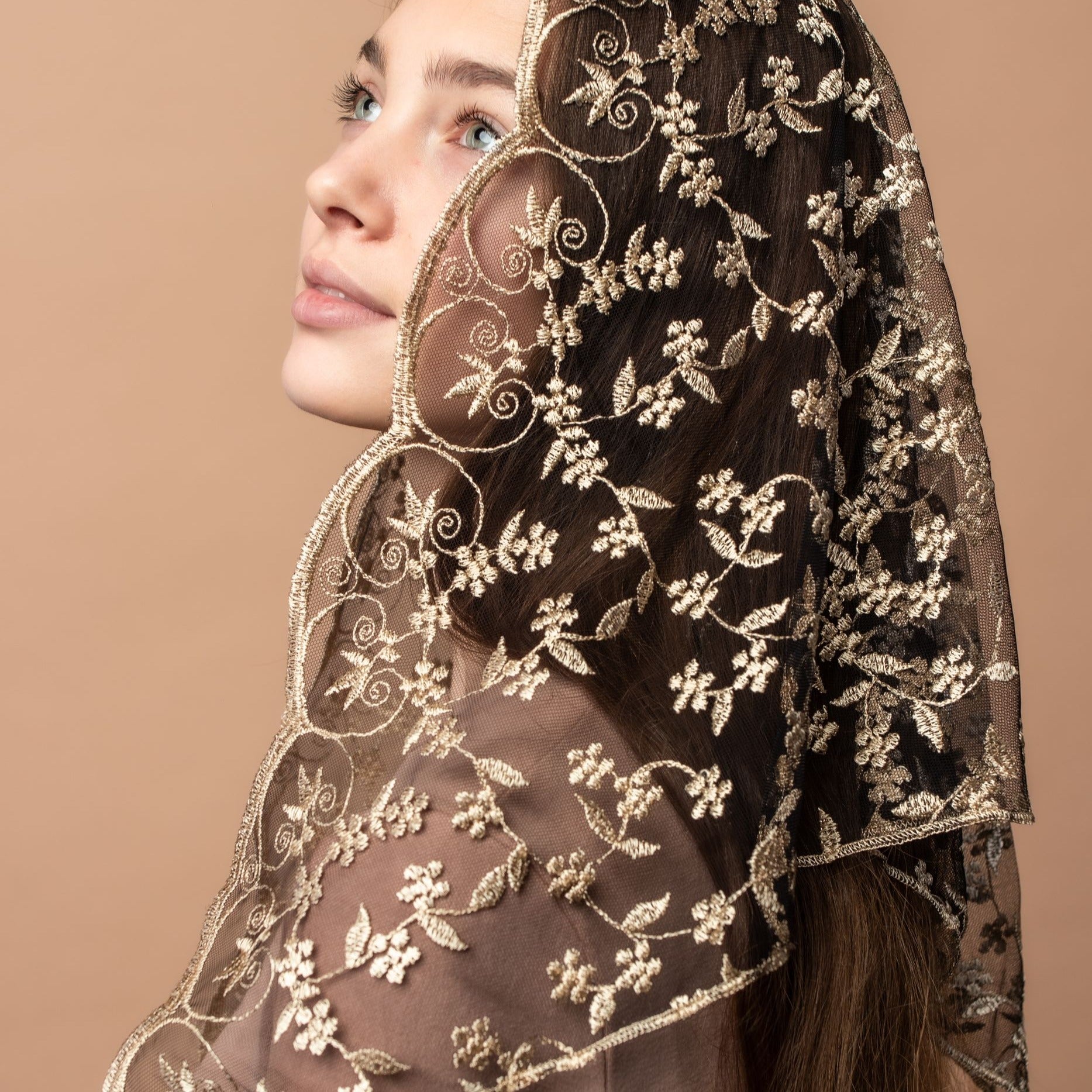 NEW!! Gold triangle veil - MariaVeils