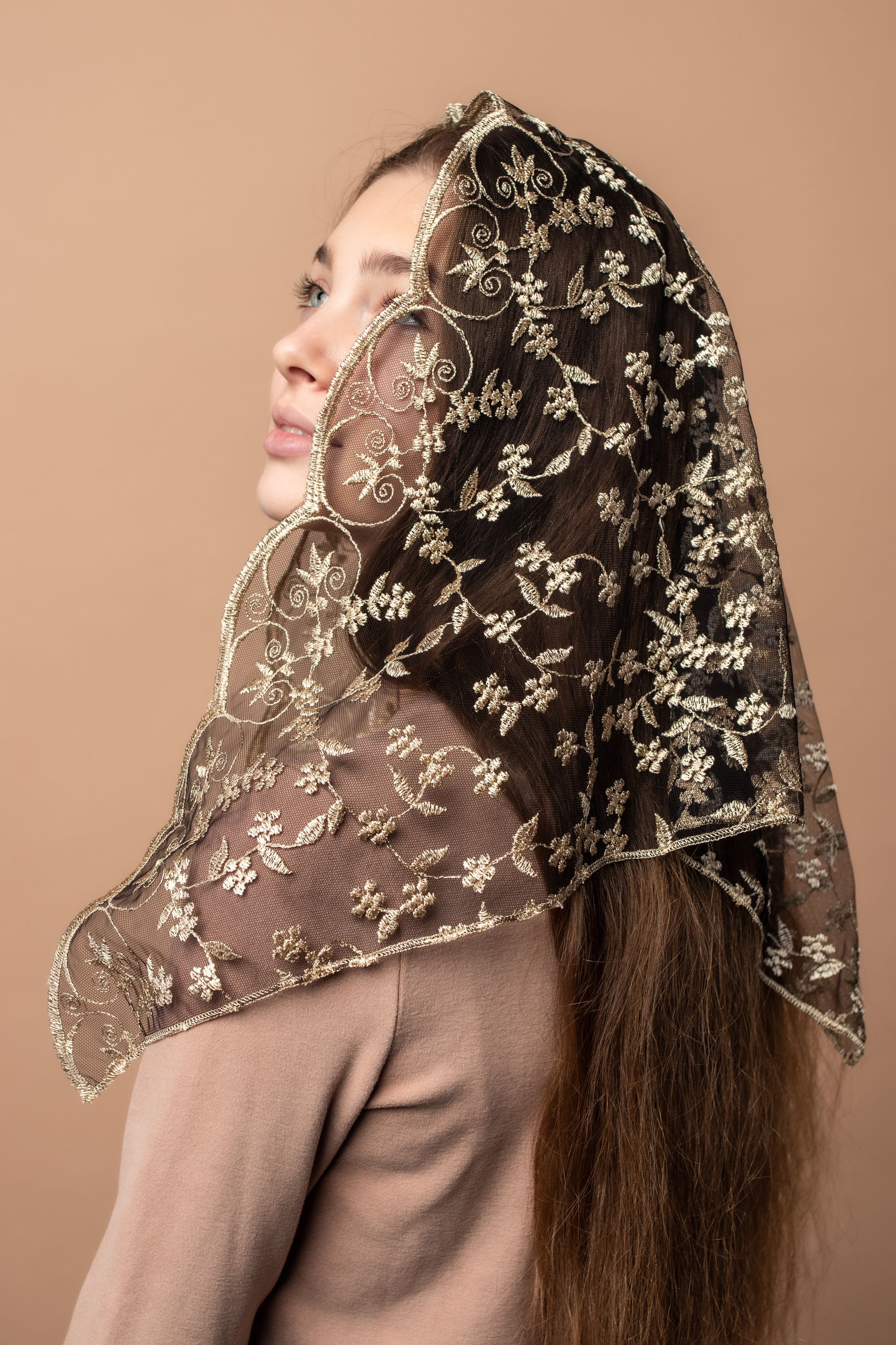 NEW!! Gold triangle veil - MariaVeils